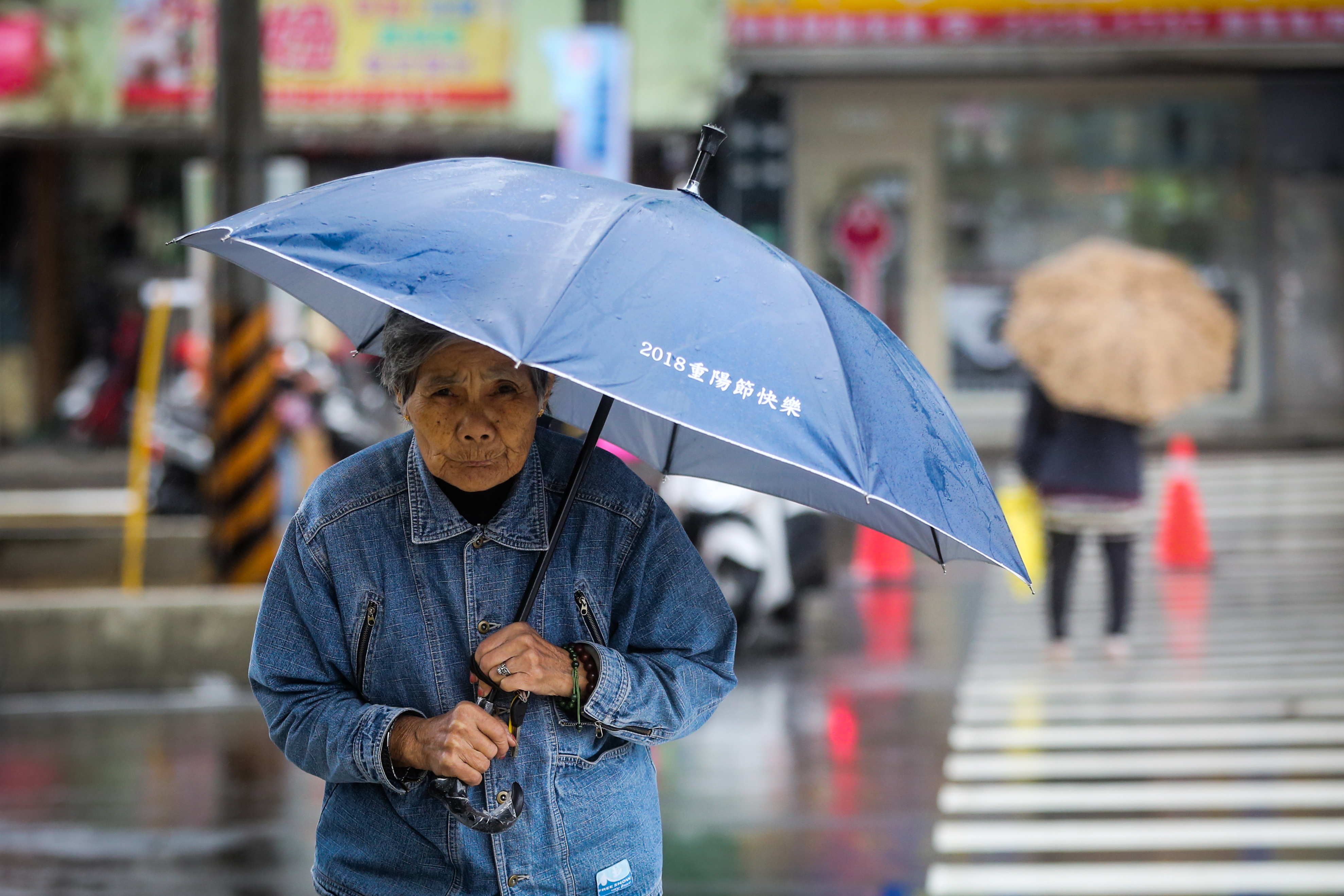 今北台灣仍溼冷，氣溫約在15至18度，其他地區早晚也是偏涼。