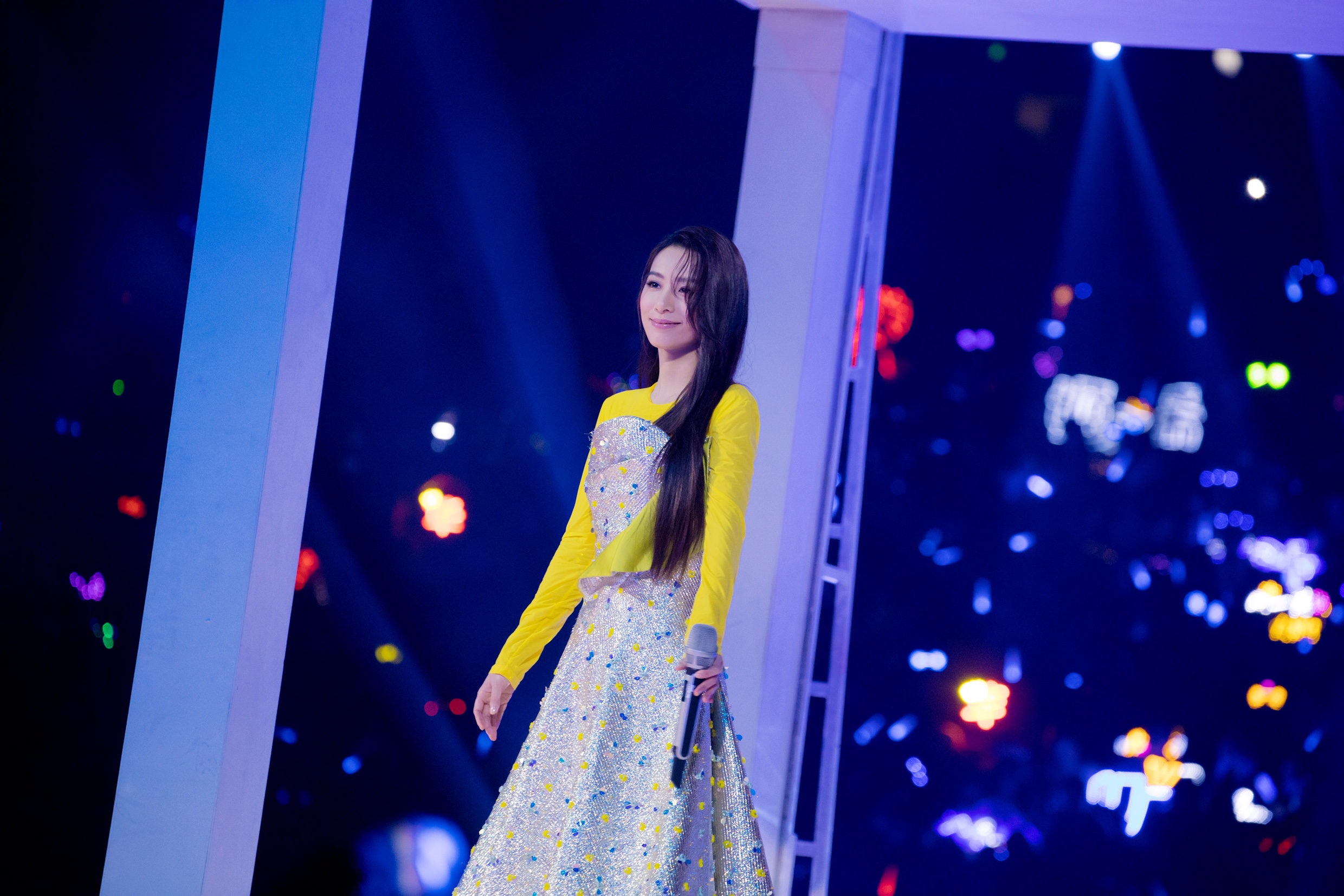 去年成立公司的田馥甄，再唱票房破億的電影歌曲〈墨綠的夜〉。（樂來樂好提供）