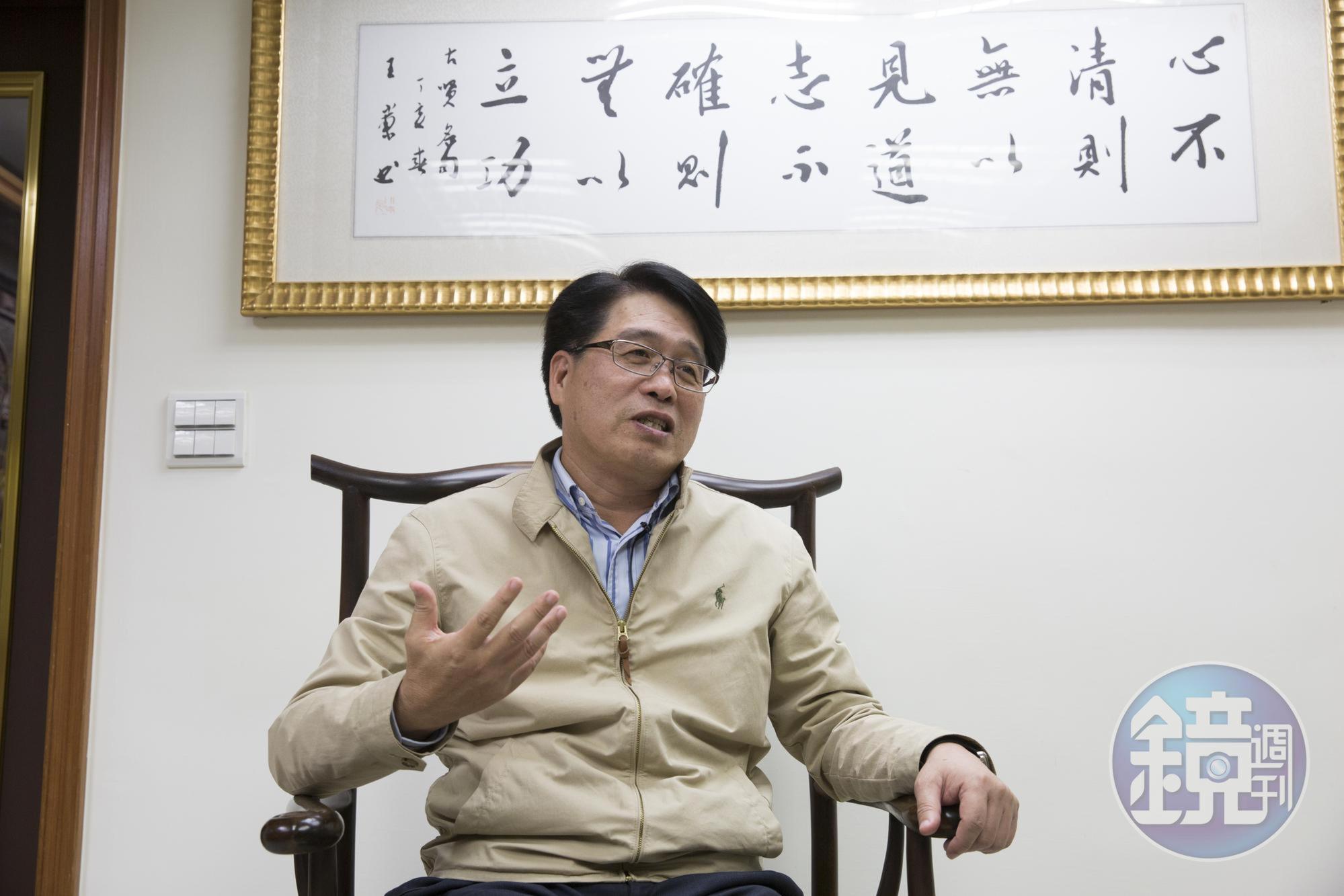 民進黨主席候選人游盈隆抨擊黨內說蔡英文總統2020會贏的人，是侮辱所有民進黨人的智商。