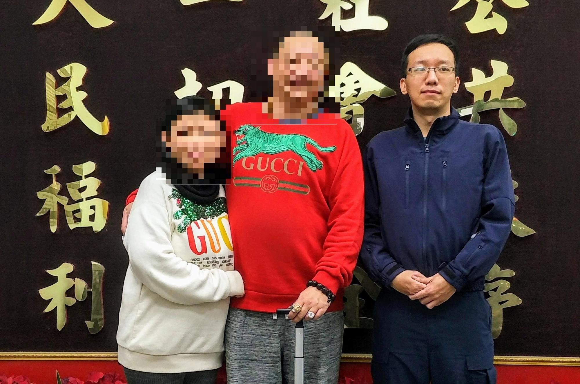魏男差點將上億元珠寶弄丟，所幸警方熱心幫忙，順利找回失物。（翻攝畫面）