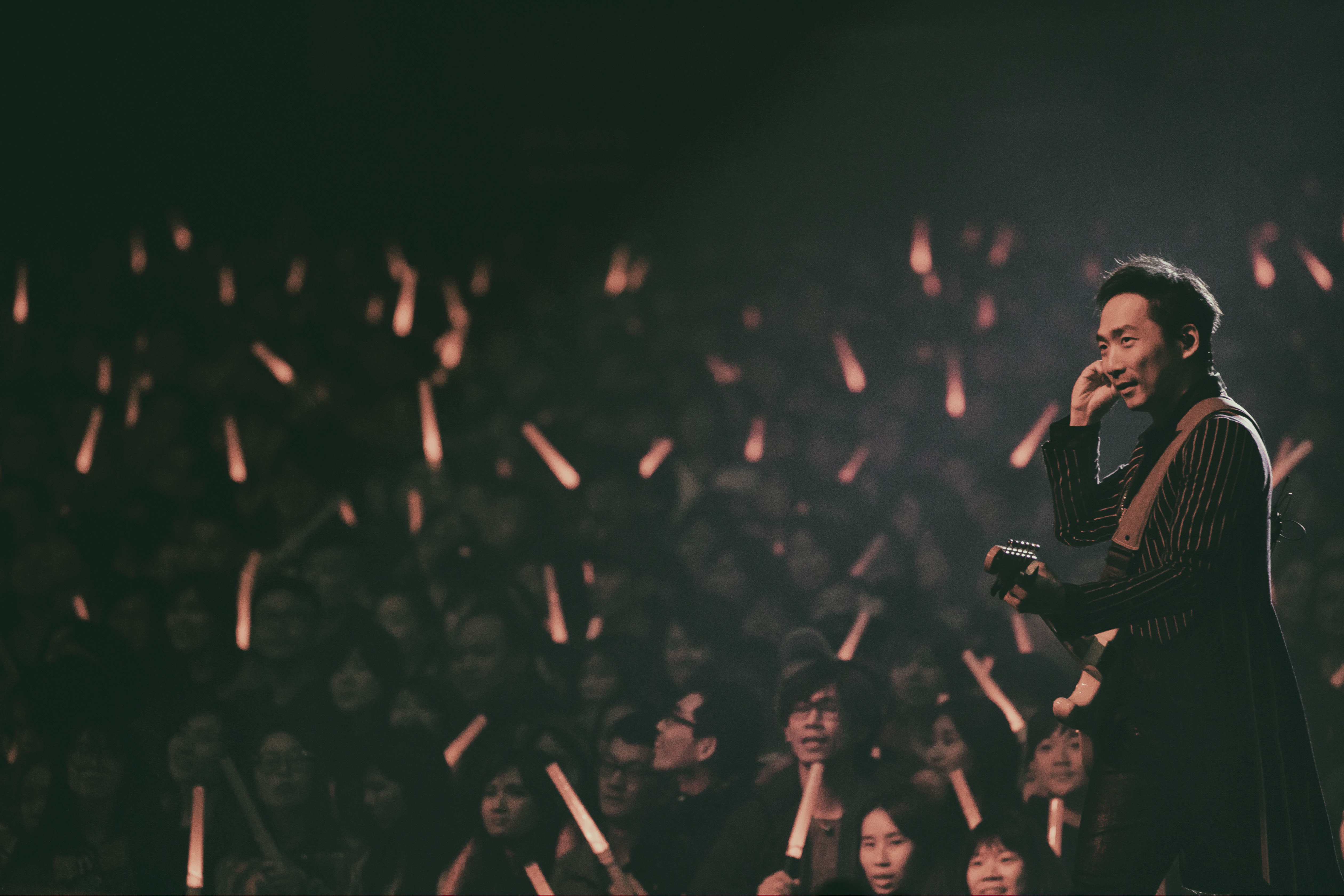 善於觀察與傾聽的石頭，文筆細膩溫柔，往往能抓住感性與知性的最佳平衡！