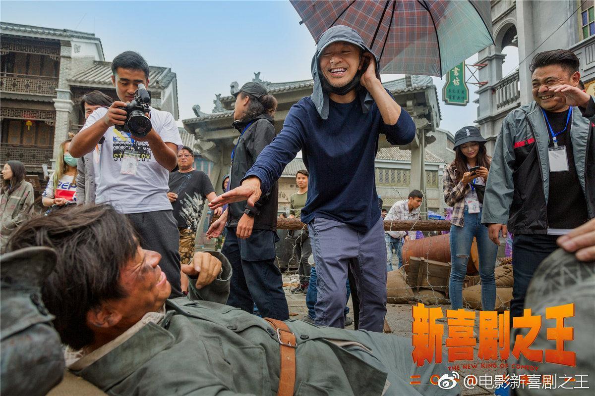 周星馳導演的《新喜劇之王》公布預告及片場照，將在大年初一在大陸上映，台灣暫時未能得見。（翻攝自新喜劇之王官博）