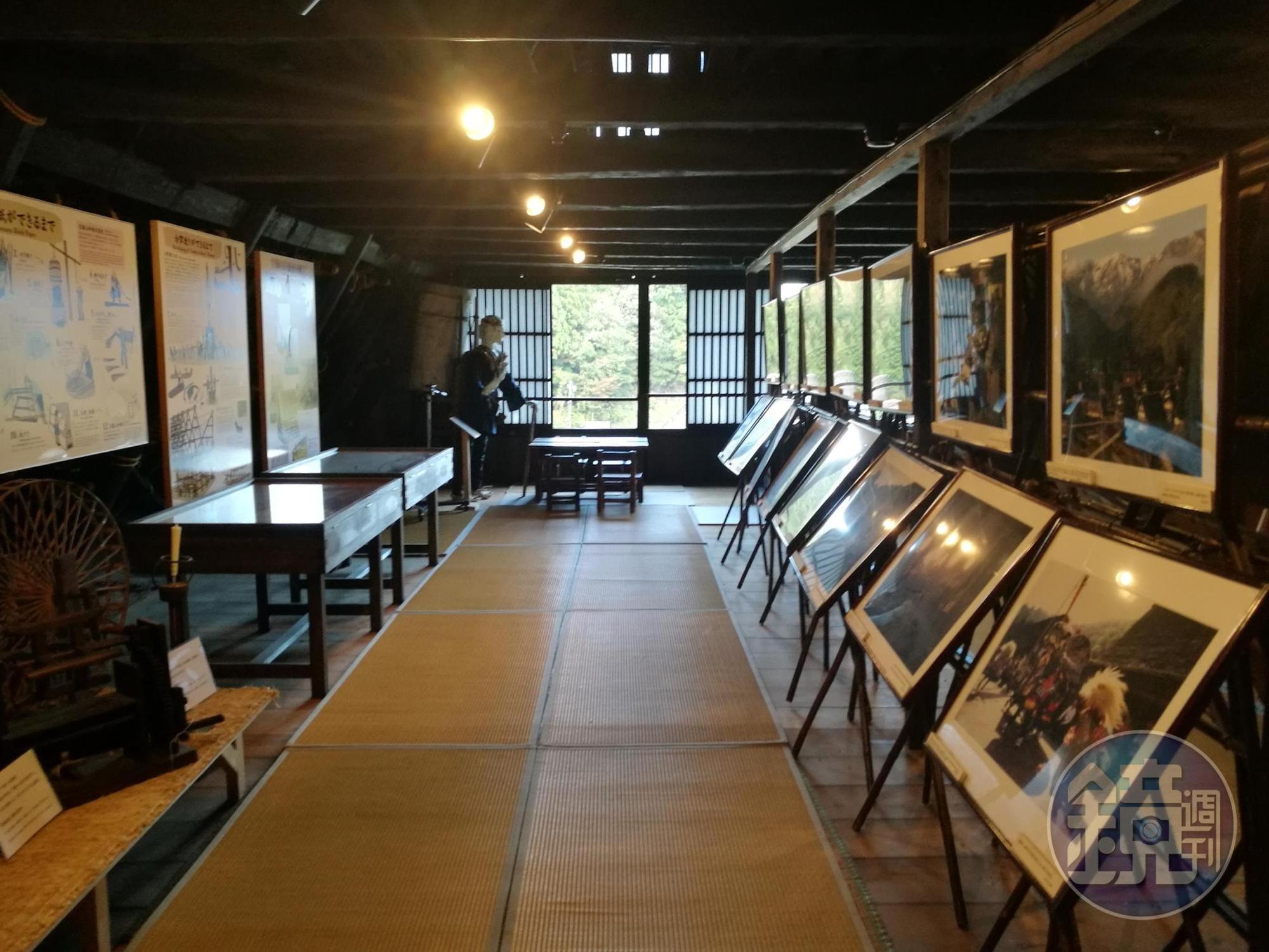 「勇助家」2樓展示許多過去珍貴的生活老照片。