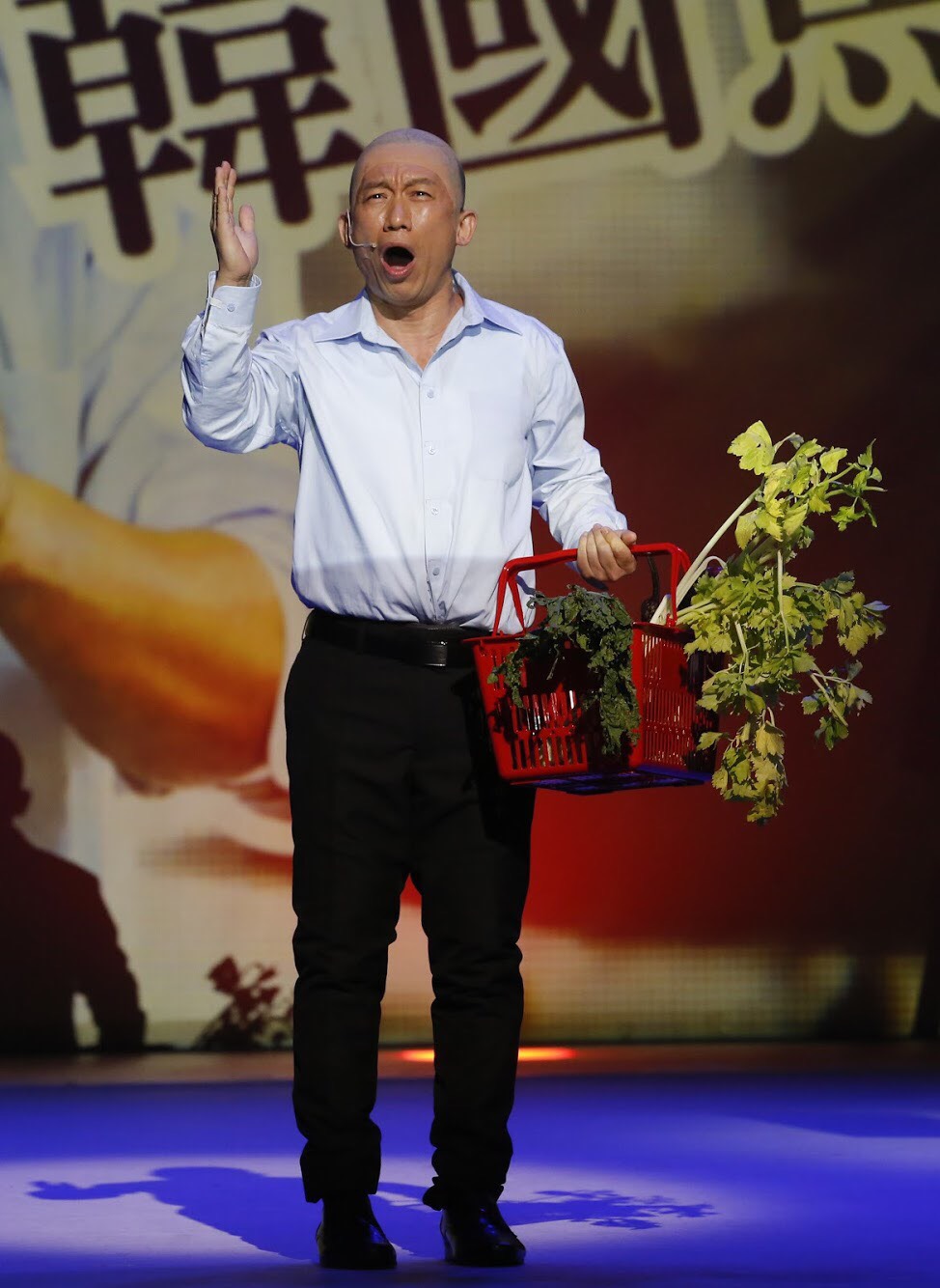 郭子乾模仿去年最夯政治人物韓國瑜，十分好笑。