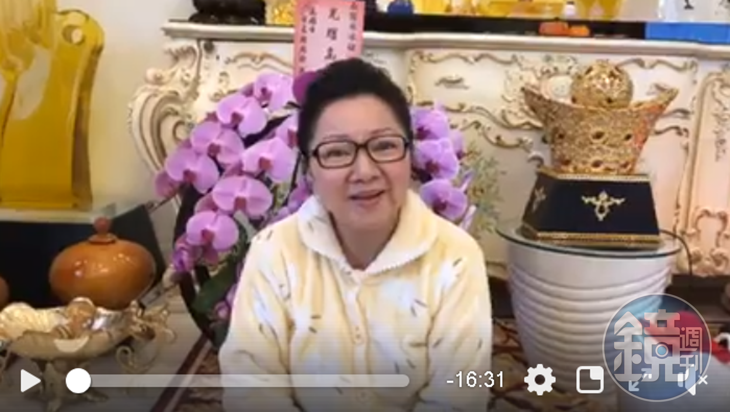 白冰冰今天下午開直播，向五月天粉絲喊話，希望能給長輩一個應有的尊重。（翻攝自白冰冰臉書）