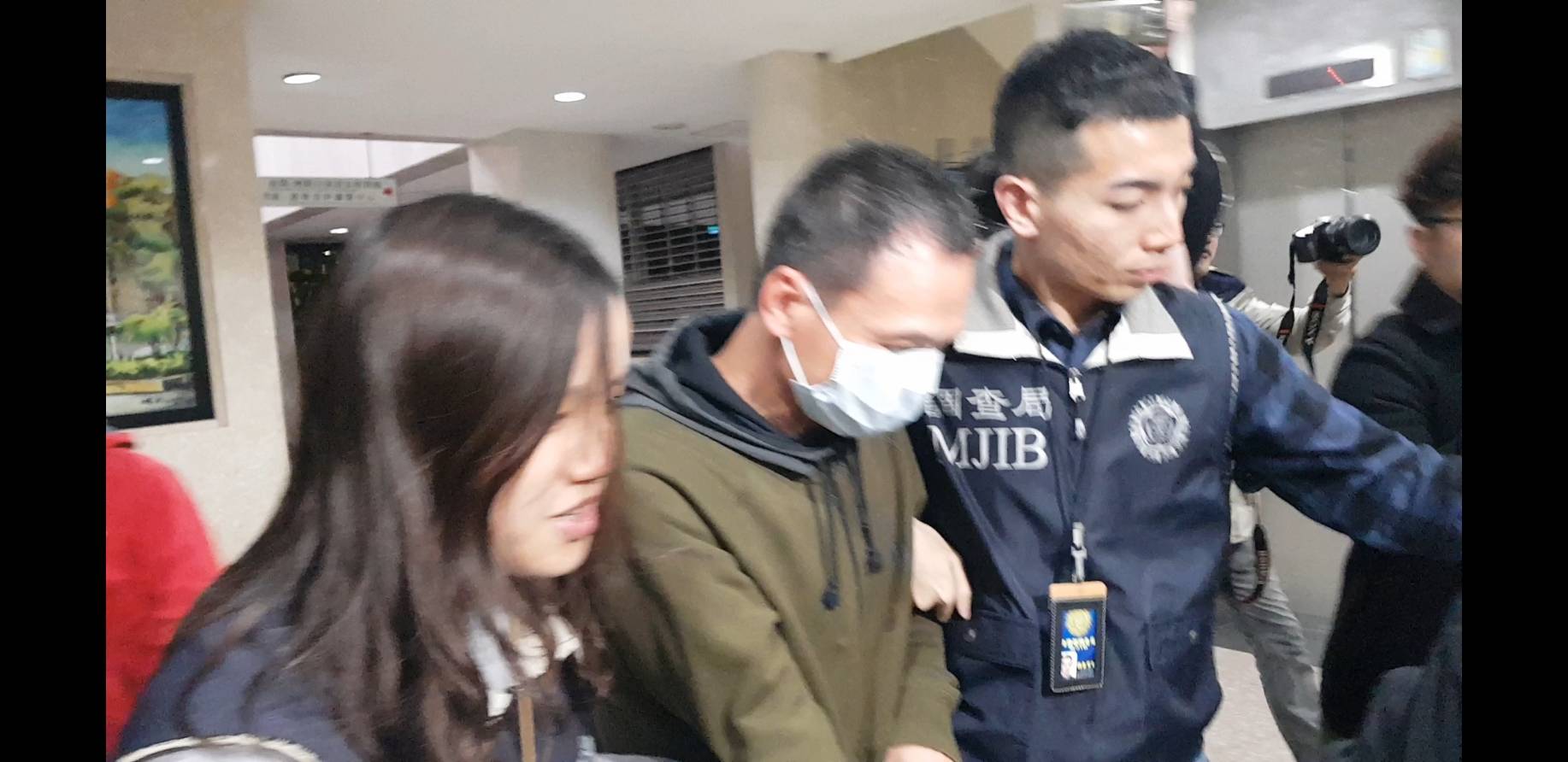 酒店業者楊榮坤訊後以50萬交保。