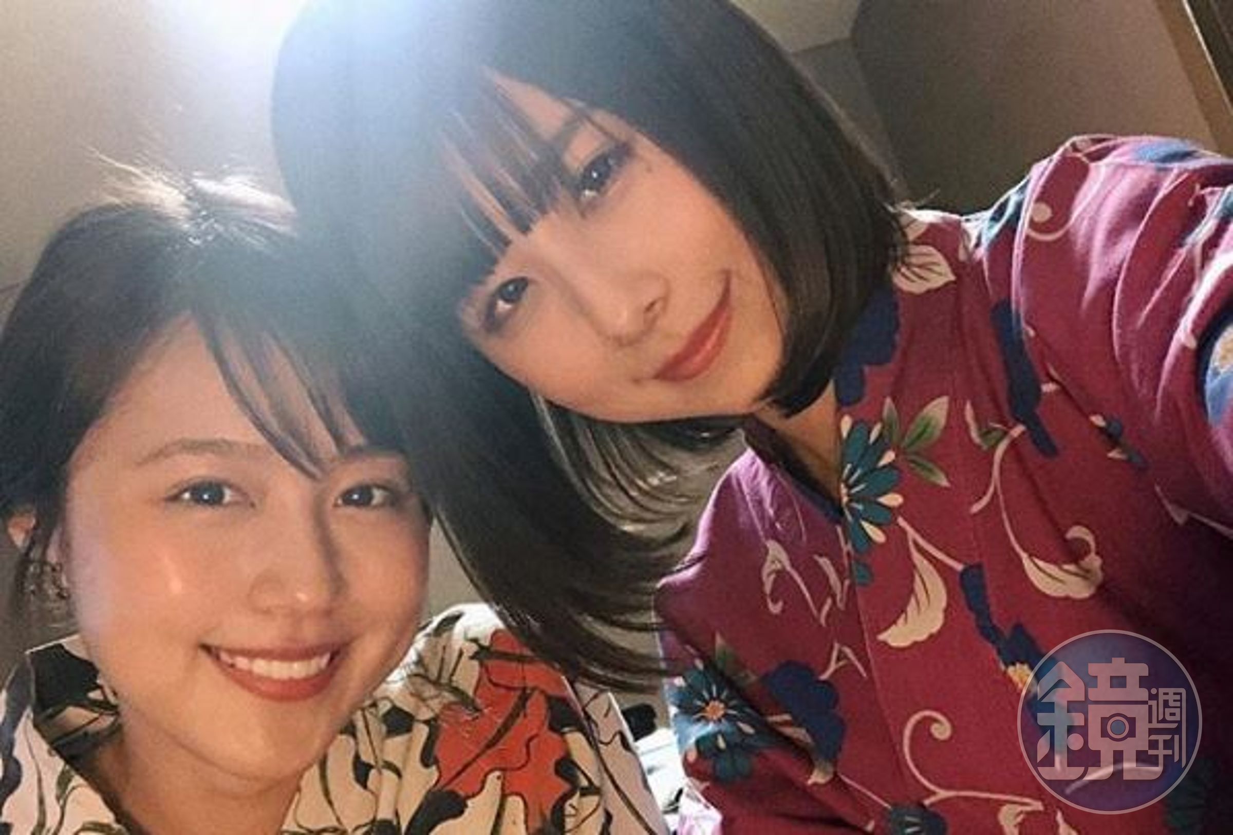 有村架純與姊姊有村藍里合影，一起跟粉絲們拜年。（翻攝自有村藍里IG）