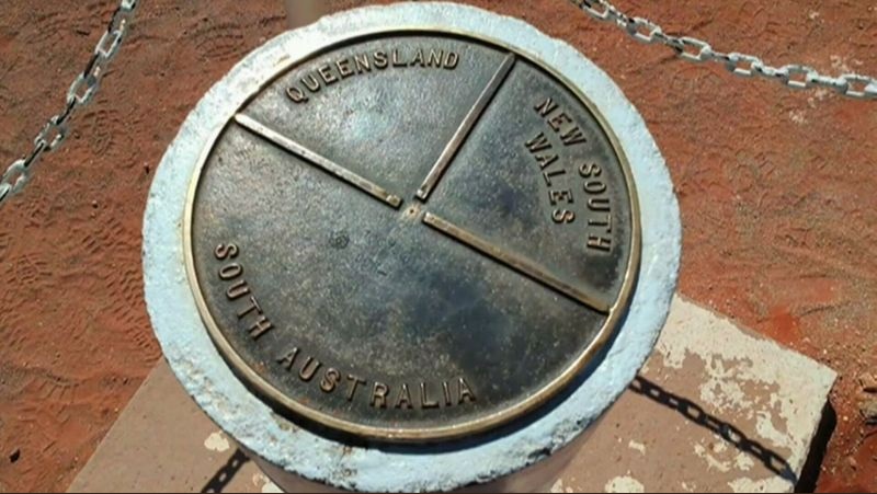 澳洲有個小鎮卡梅倫角因位於3個省份的邊界，一個晚上可以跨年3次。（翻攝自Brandi News Update推特）