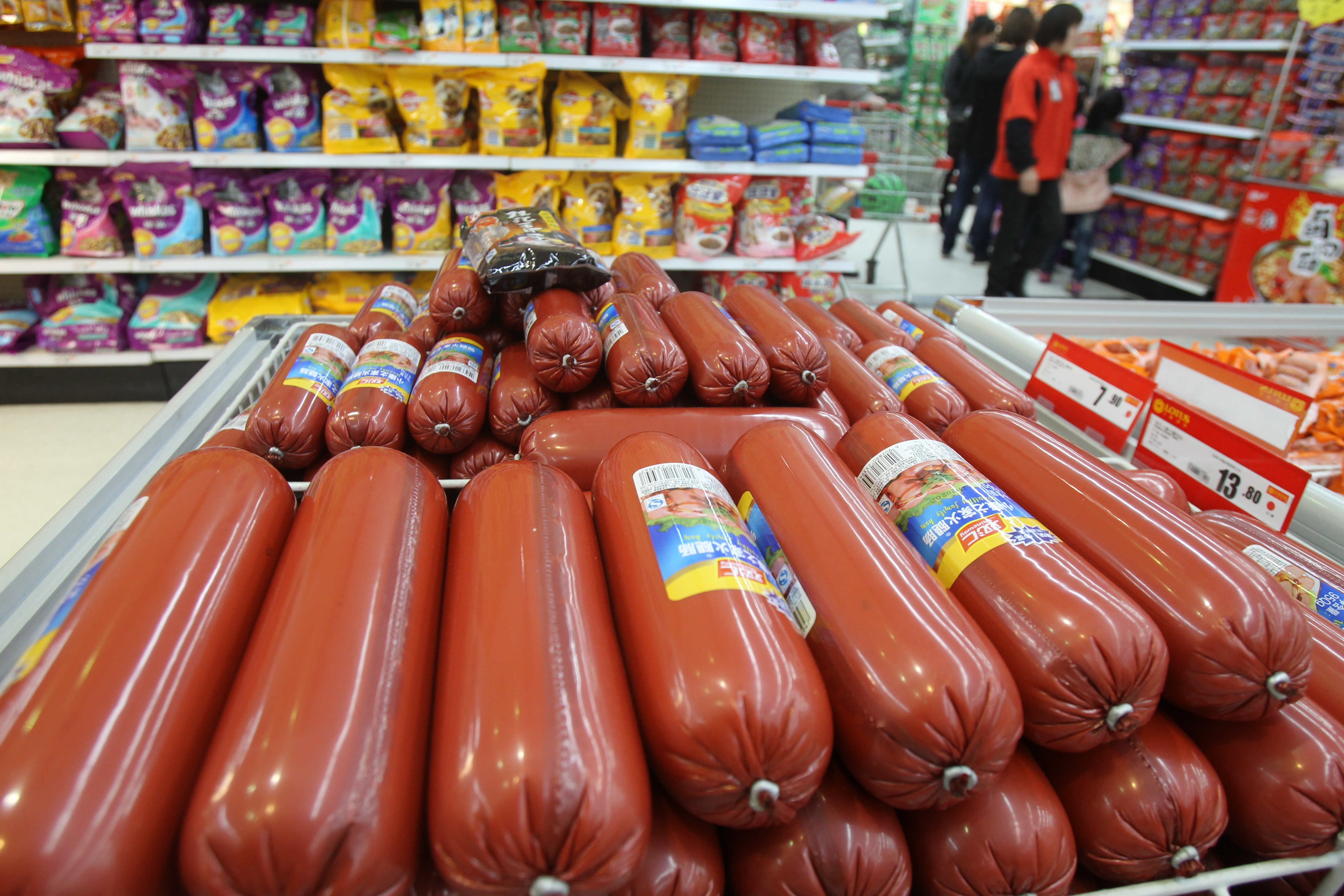 南投縣埔里國小今有學童在教室內發現一根中國製的火腿腸零嘴，機警向老師通報。（東方IC／圖為示意圖）