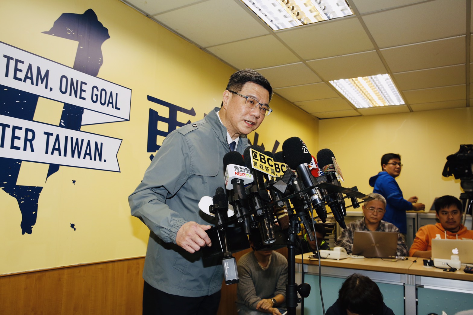 卓榮泰今晚當選主席後發表當選感言。