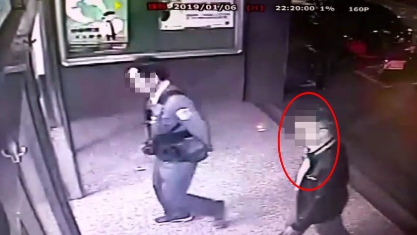 61歲從事保全的陳姓男子。因為好玩湊熱鬧嗆炸小英總統,被警方查獲到警局說明。(警方提供)