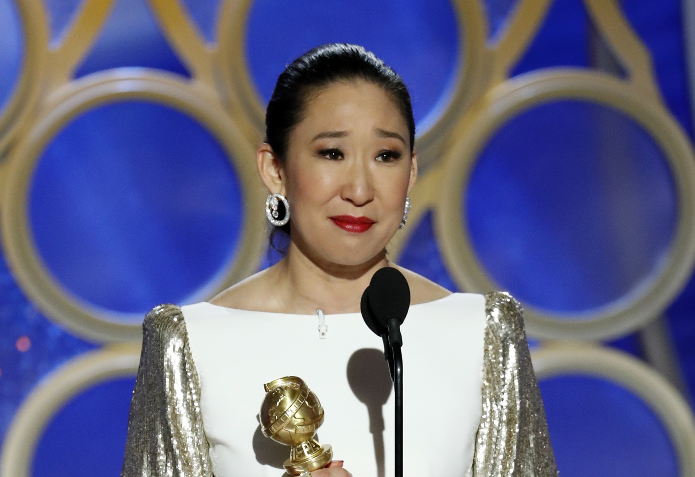 吳珊卓以諜報劇《殺死伊芙》拿下金球獎最佳戲劇類電視女主角，創下亞裔演員得獎的新紀錄。（東方IC）