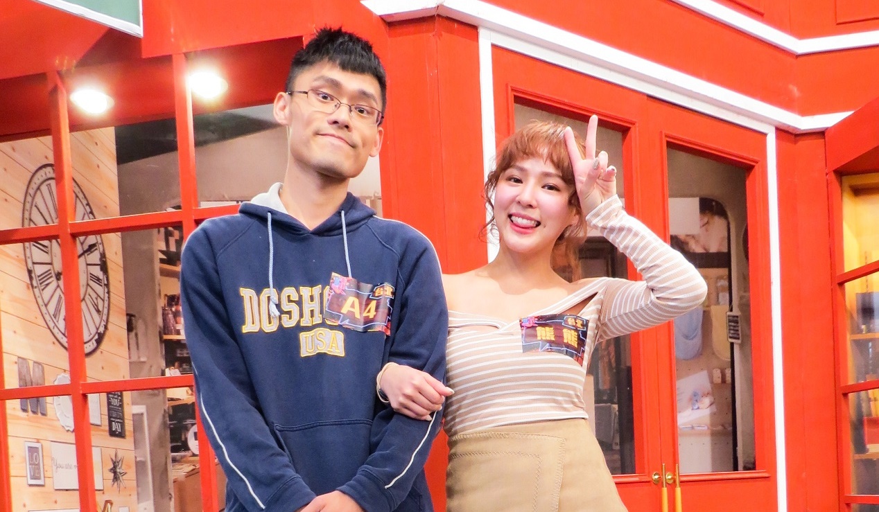 熊熊個性單純少根筋，弟弟總是會適時地出現保護她。（衛視中文台提供）