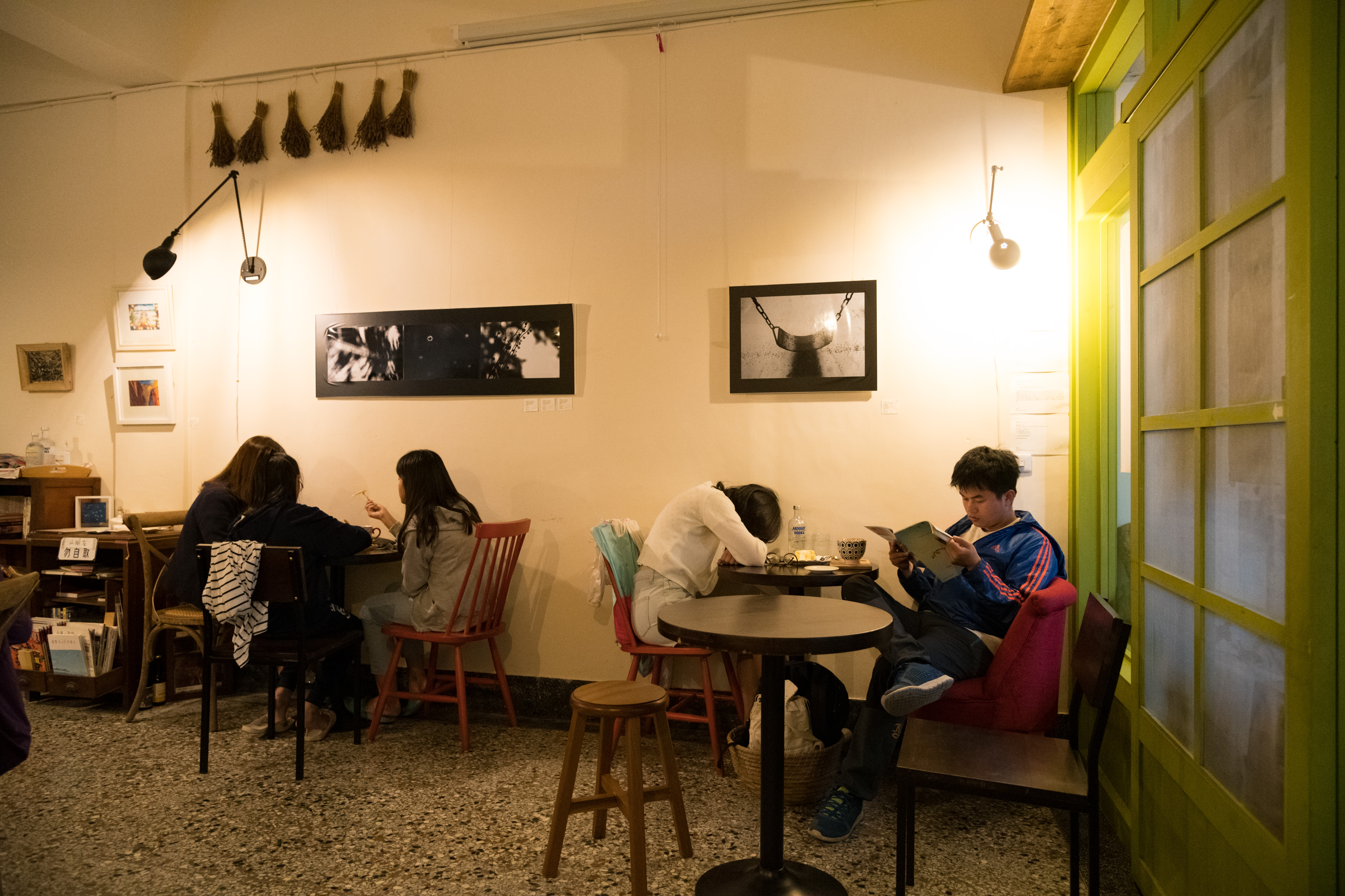 奧維小鎮帶著一點文青復古的風格。