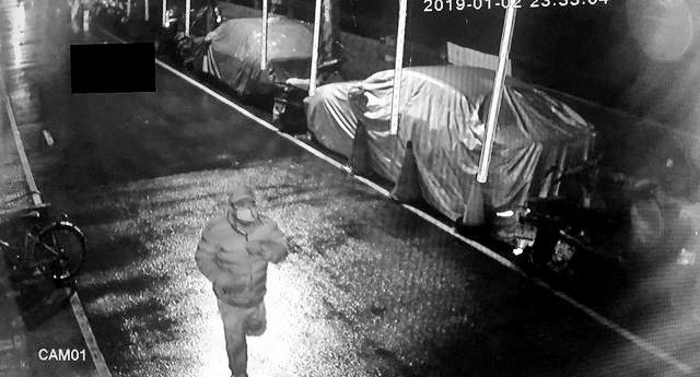 經過6小時的犯案，丁嫌最終只拿走6,500元現金，行徑詭異不合邏輯。