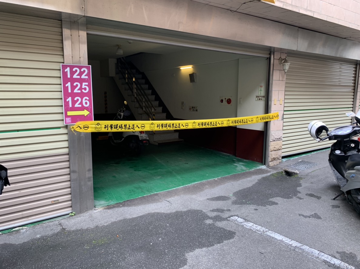 中和和城路上一家汽車旅館，中午被人發現一名男子套塑膠袋陳屍房間內。（警方提供）