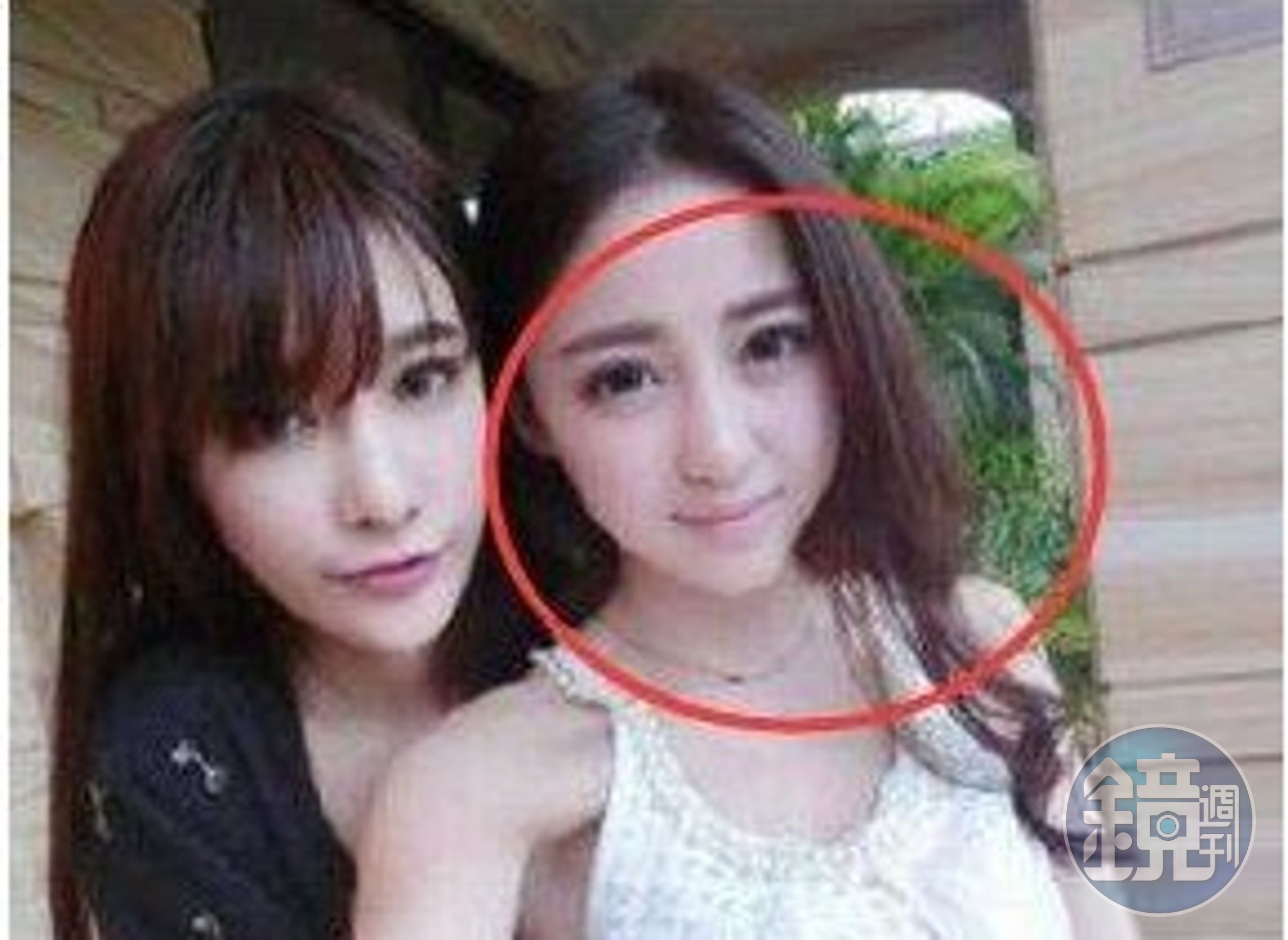 網路上流傳的趴體照，其中一張可見潘瑋柏女友Luna。（翻攝自網路）