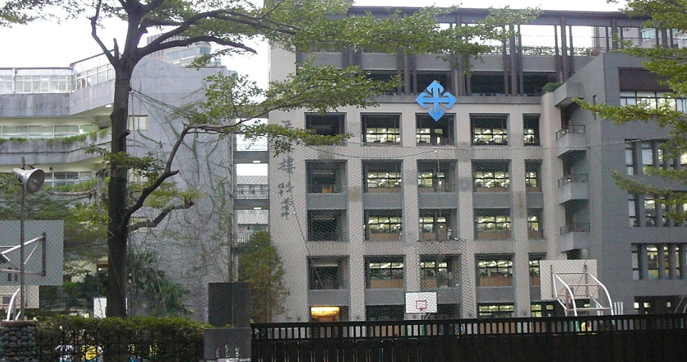 薇閣高中校車於8日發生擦撞女機車騎士死亡車禍。（翻攝維基百科）