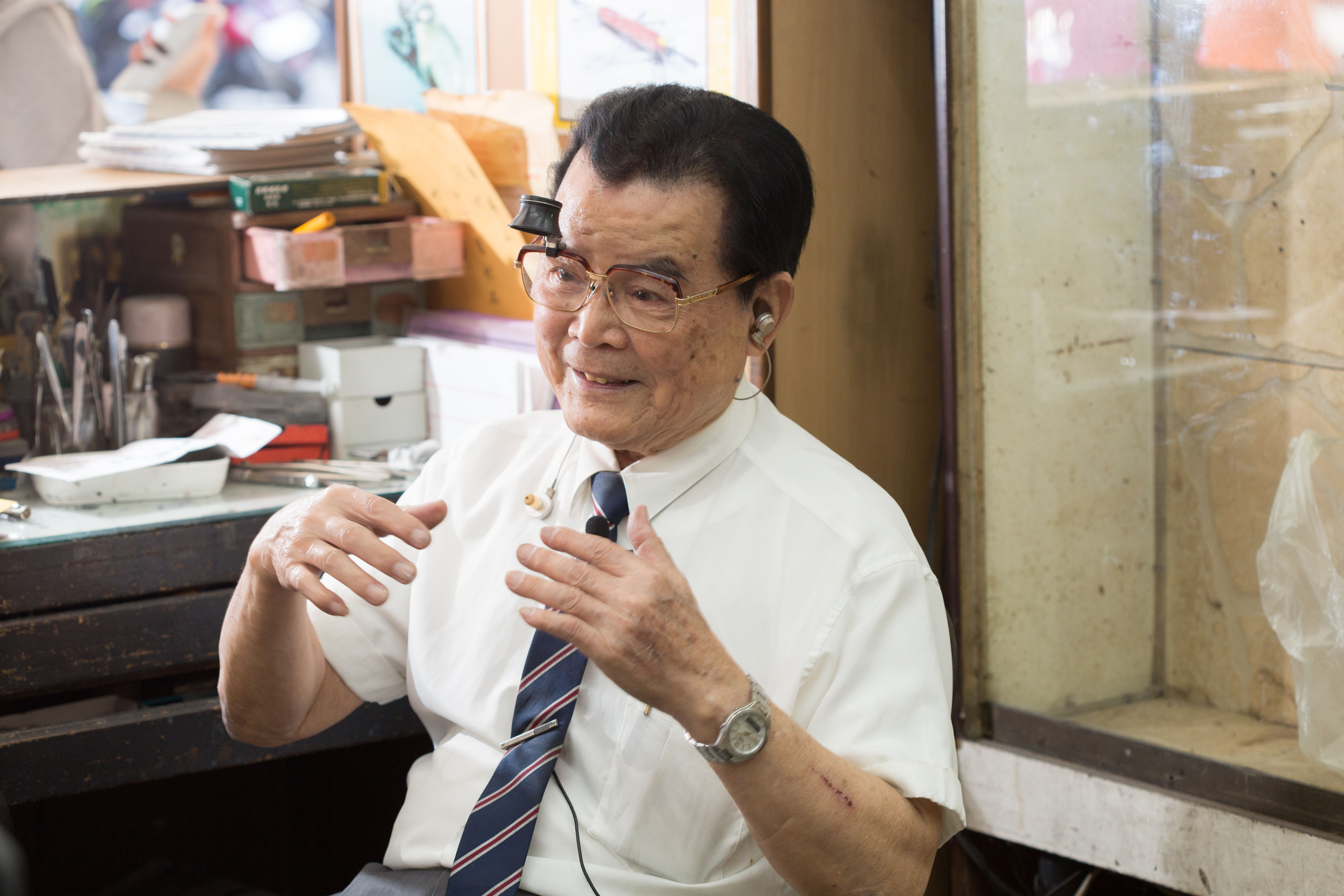 賴義山會走上鋼筆這條路,其實是因緣際會。