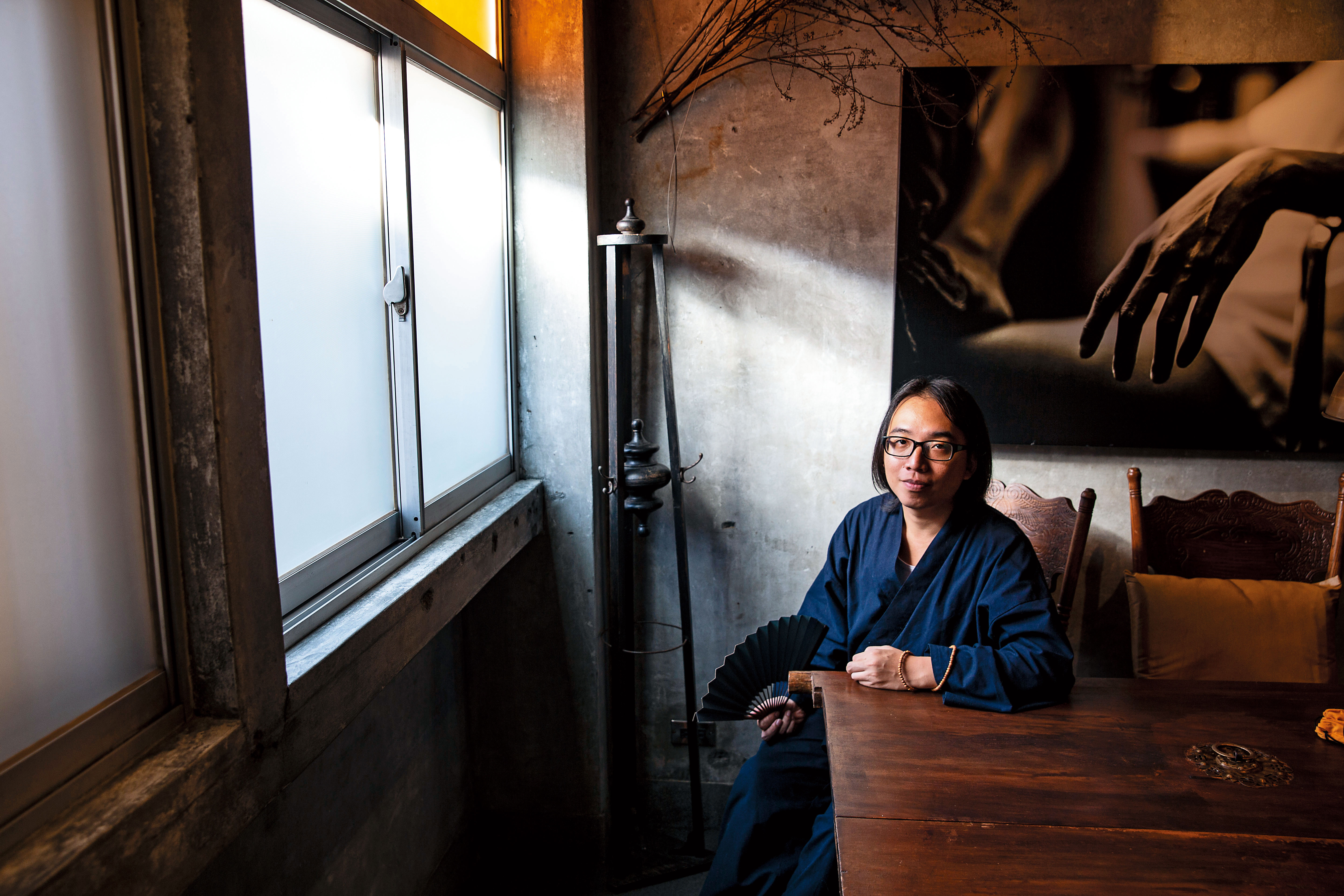 人際關係曾讓唐墨困擾許久，大學時他接觸佛教，發現了有佛法就有對應的辦法。