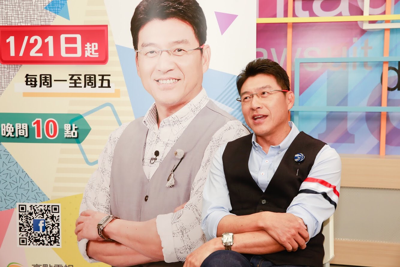 謝震武分享律師界的行規，律師袍永遠不能洗，因為是戰績的累積。