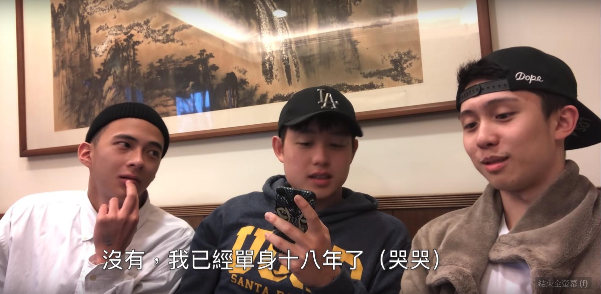 凌晨孫安佐兌現承諾,po出最新Q&A影片回應網友問題,還強調自己已經單身18年了。(翻攝自孫安佐YouTube)