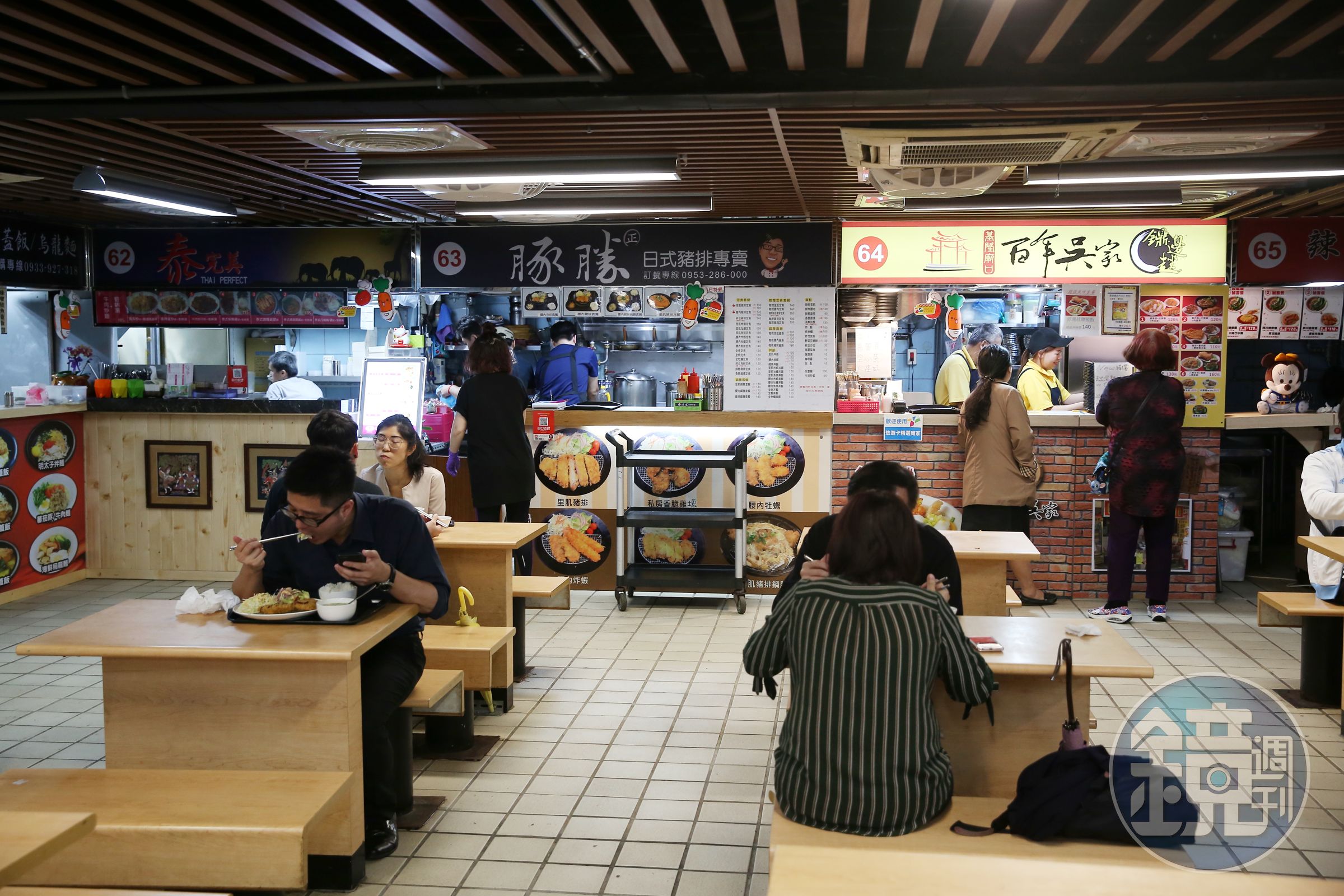 為推動廚餘減量，衛福部食藥署推動打包文化，讓消費者將吃不完的食物打包。