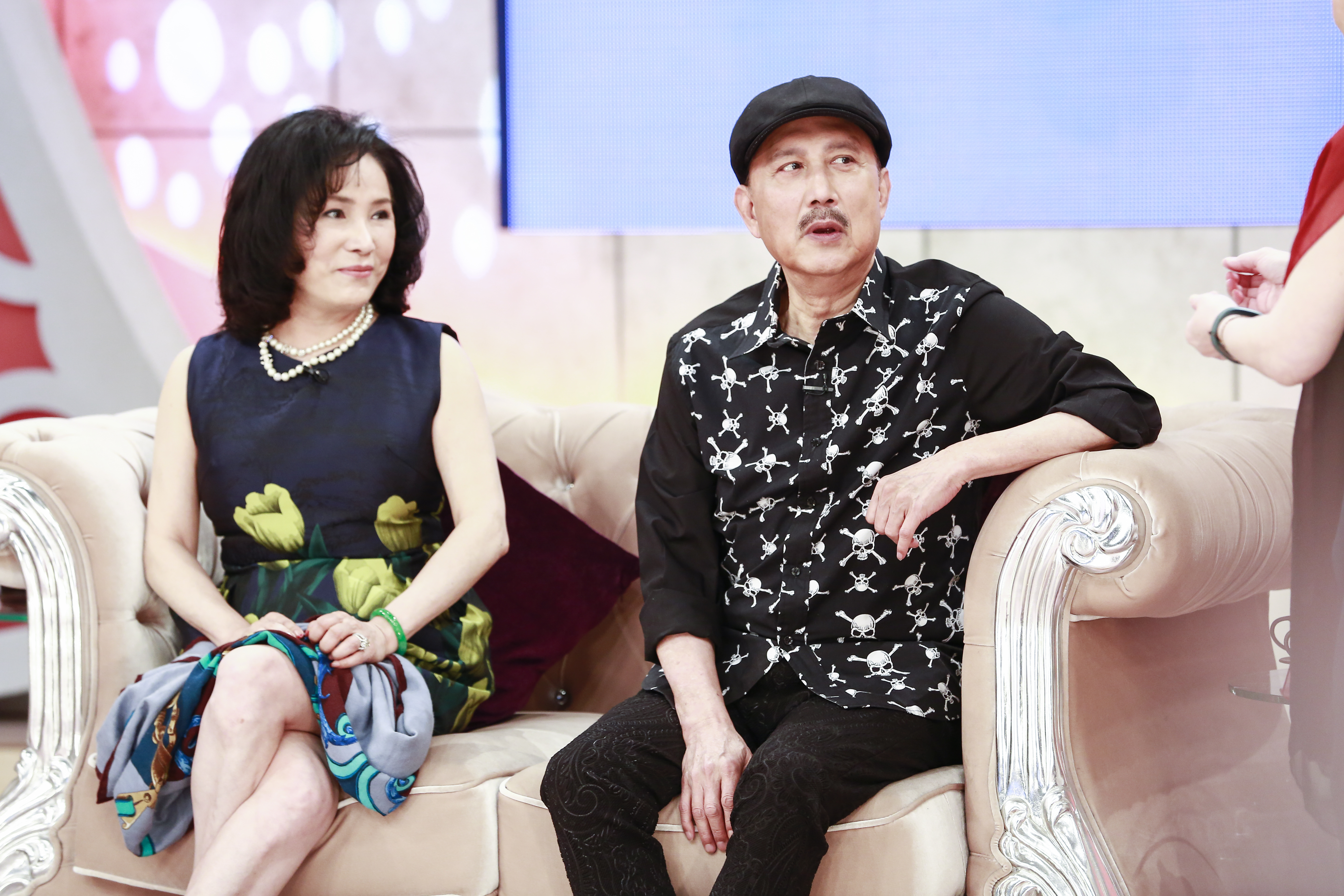 余天受民進黨中央徵召回鍋選立委，妻子李亞萍回問他「你又老又窮選什麼？」（資料照片）