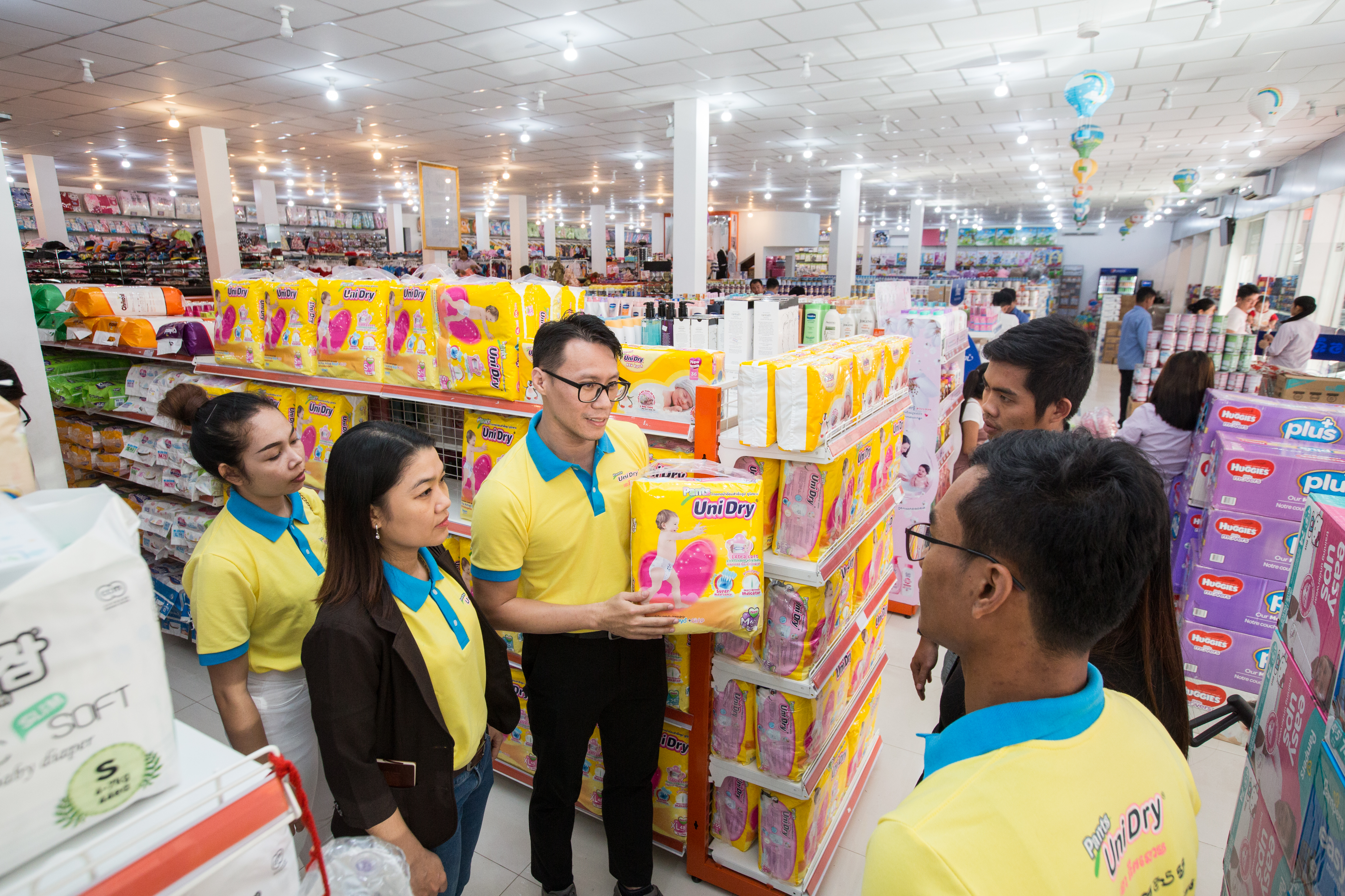 泰昇大量聘用柬埔寨、越南本地員工，落實在地化及年輕化。