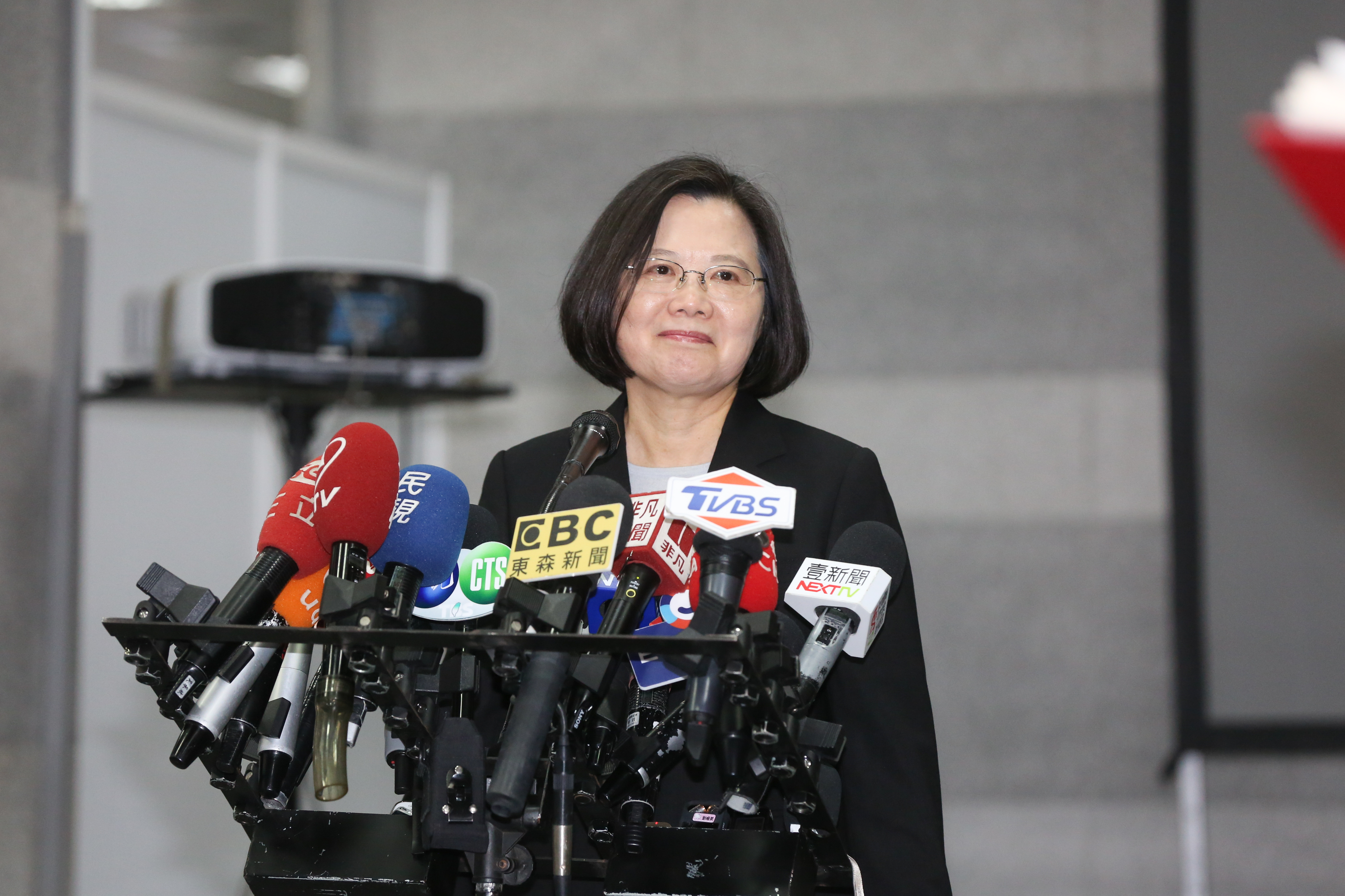 總統蔡英文近日強勢回應中國國家主席習近平「台灣不接受一國兩制」，有支持者稱她為「辣台妹」。