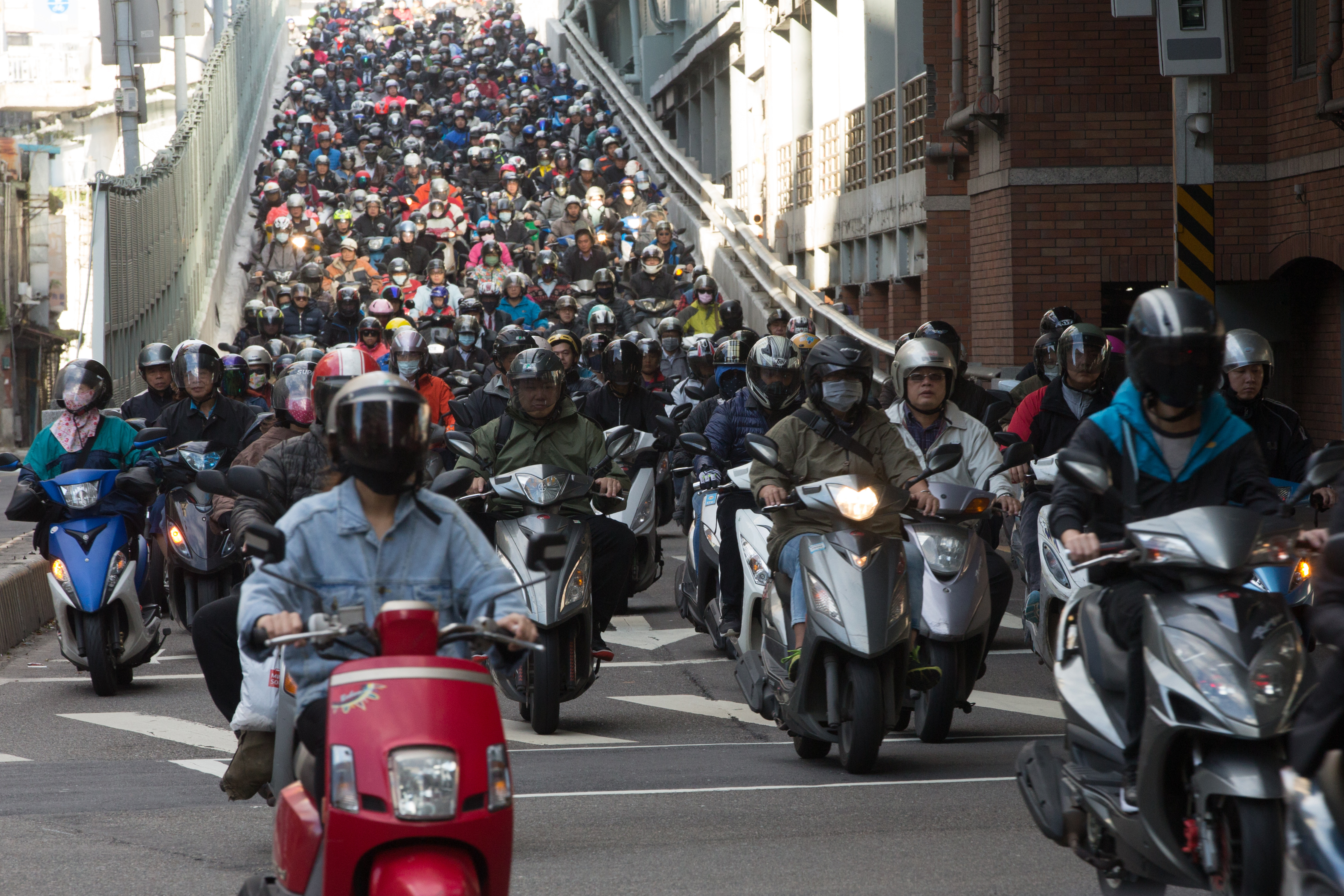 機車考照增設4項目，民眾反映考照難度增加。