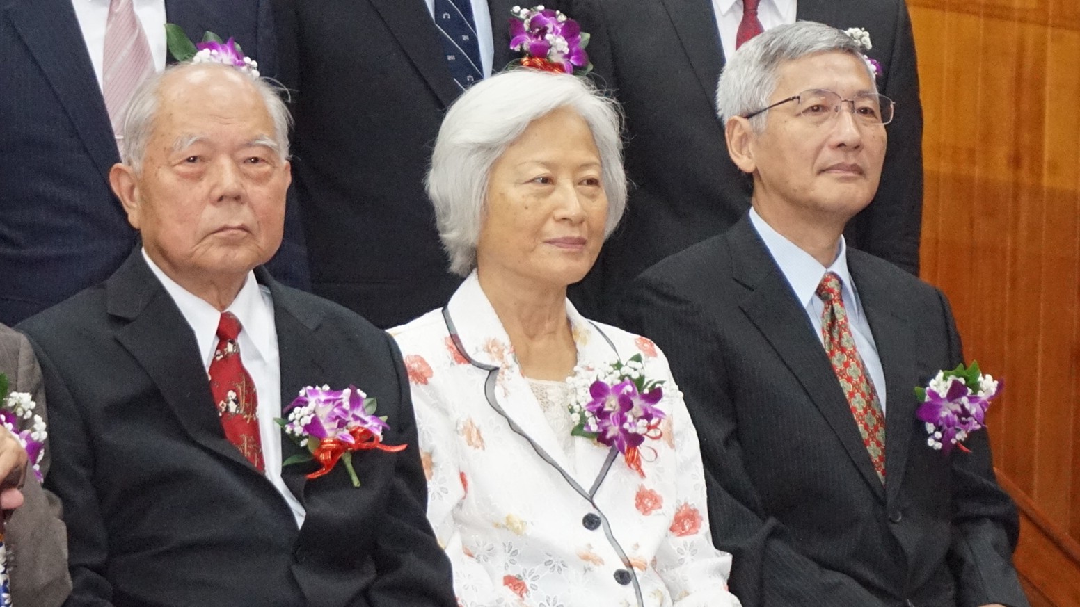 前大法官徐璧湖（中）替女法官協會創辦人張仁淑辦後事，反遭控吞遺產，獲判無罪。