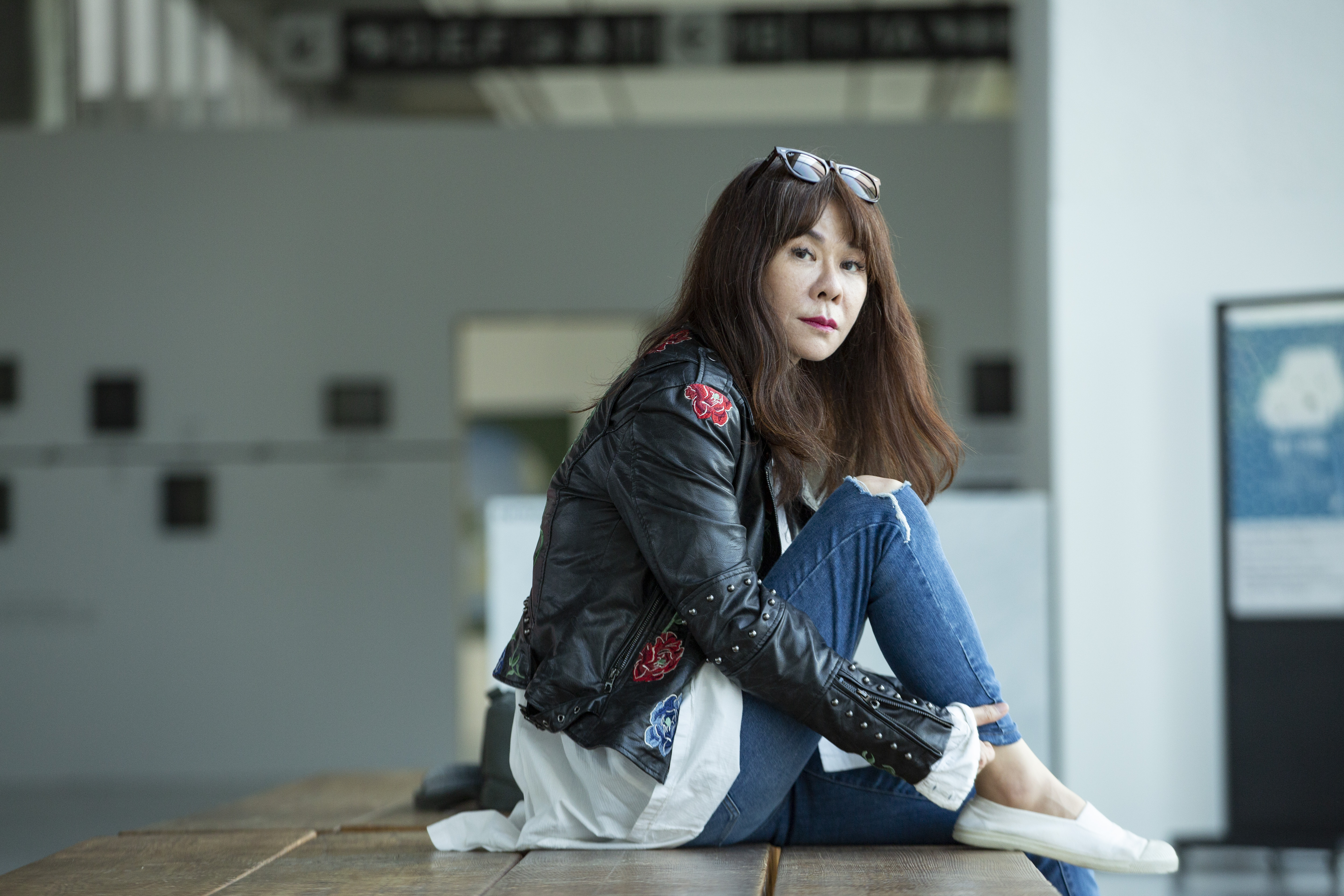 陳玉慧大半生旅居德國、法國，回台灣的她就像個異國女子。