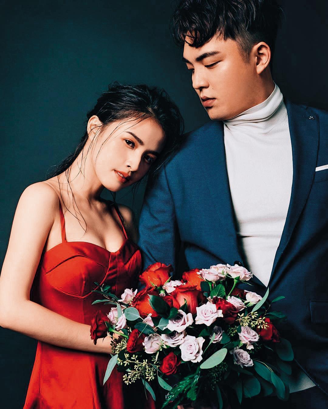 柯佳辰去年跟戀愛多年男友低調結婚,老公全力支持她繼續工作。(翻攝自柯佳辰IG)