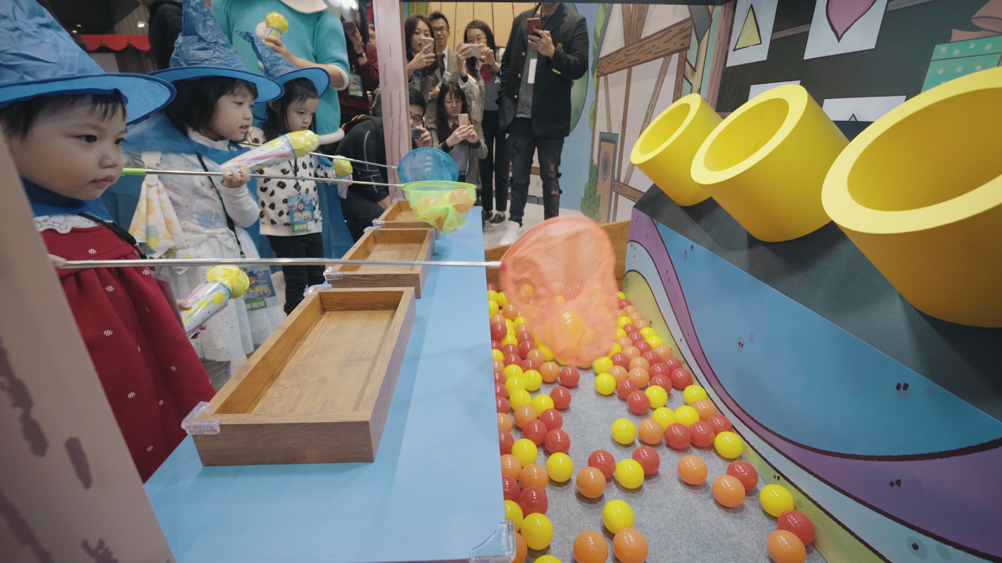 《巧虎電影互動嘉年華 魔法島大冒險》展區設計貼心不劇透,巧妙融入巧虎電影亮點。
