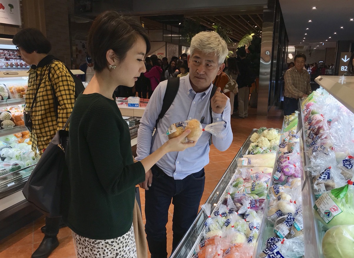 亞洲最大超市「微風南山超市」，讓美食家高琹雯（Liz）驚喜發現許多好趣食材。