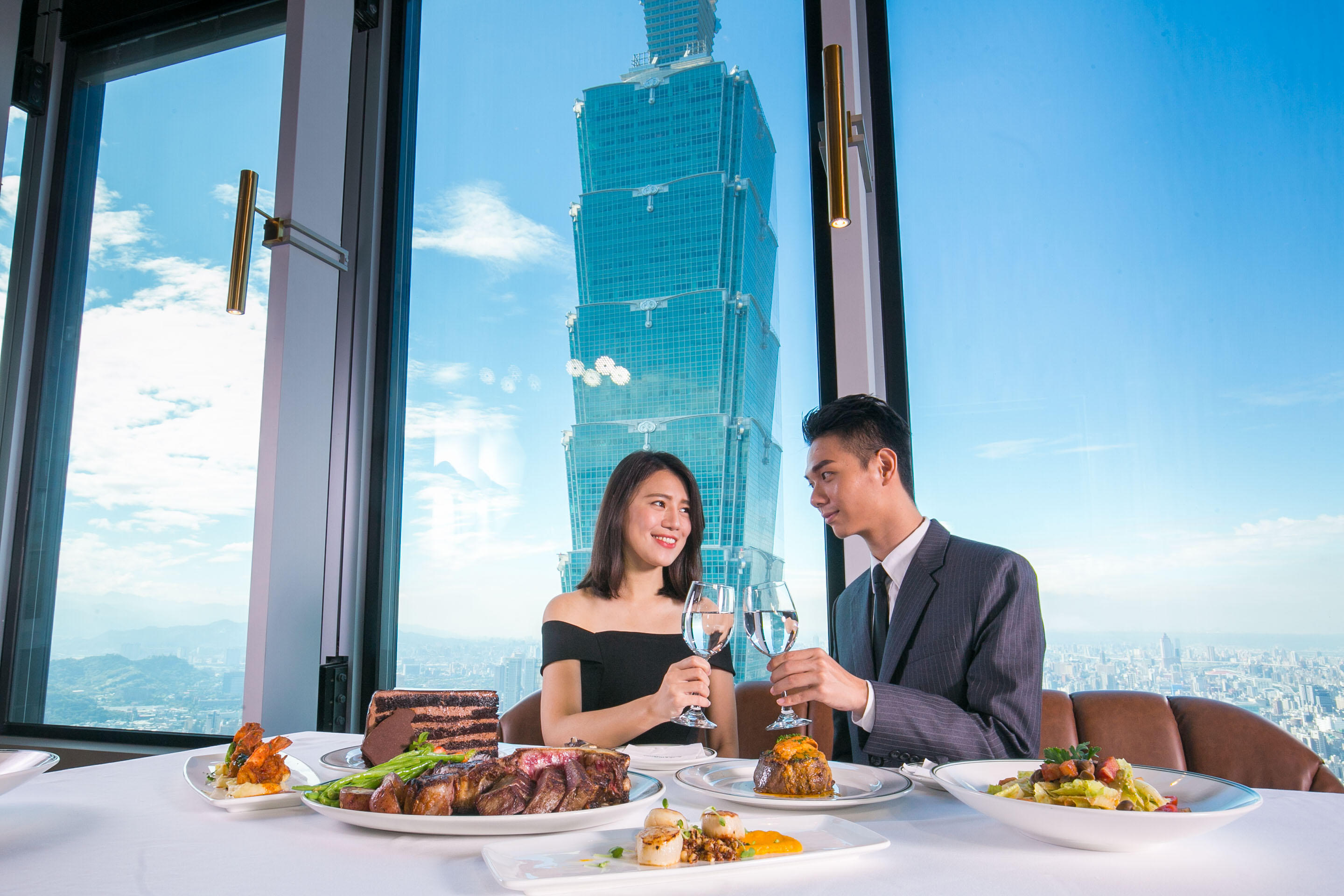 微風南山46到48樓層，合計有8家高空景觀餐廳。（圖片由Smith & Wollensky台北店提供）