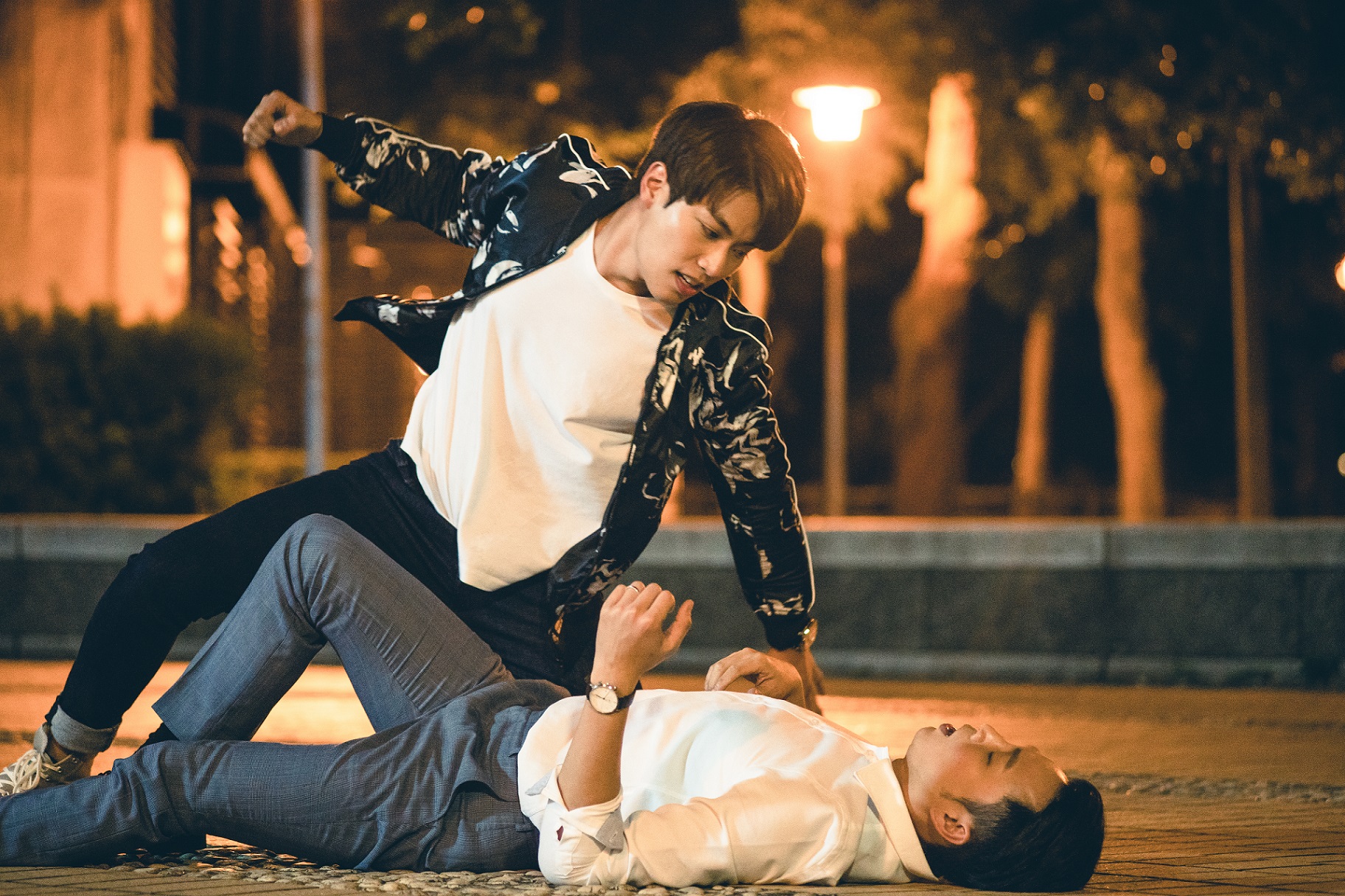 林子閎和張書偉的鬥毆劇情張力十足。（東森創作提供）