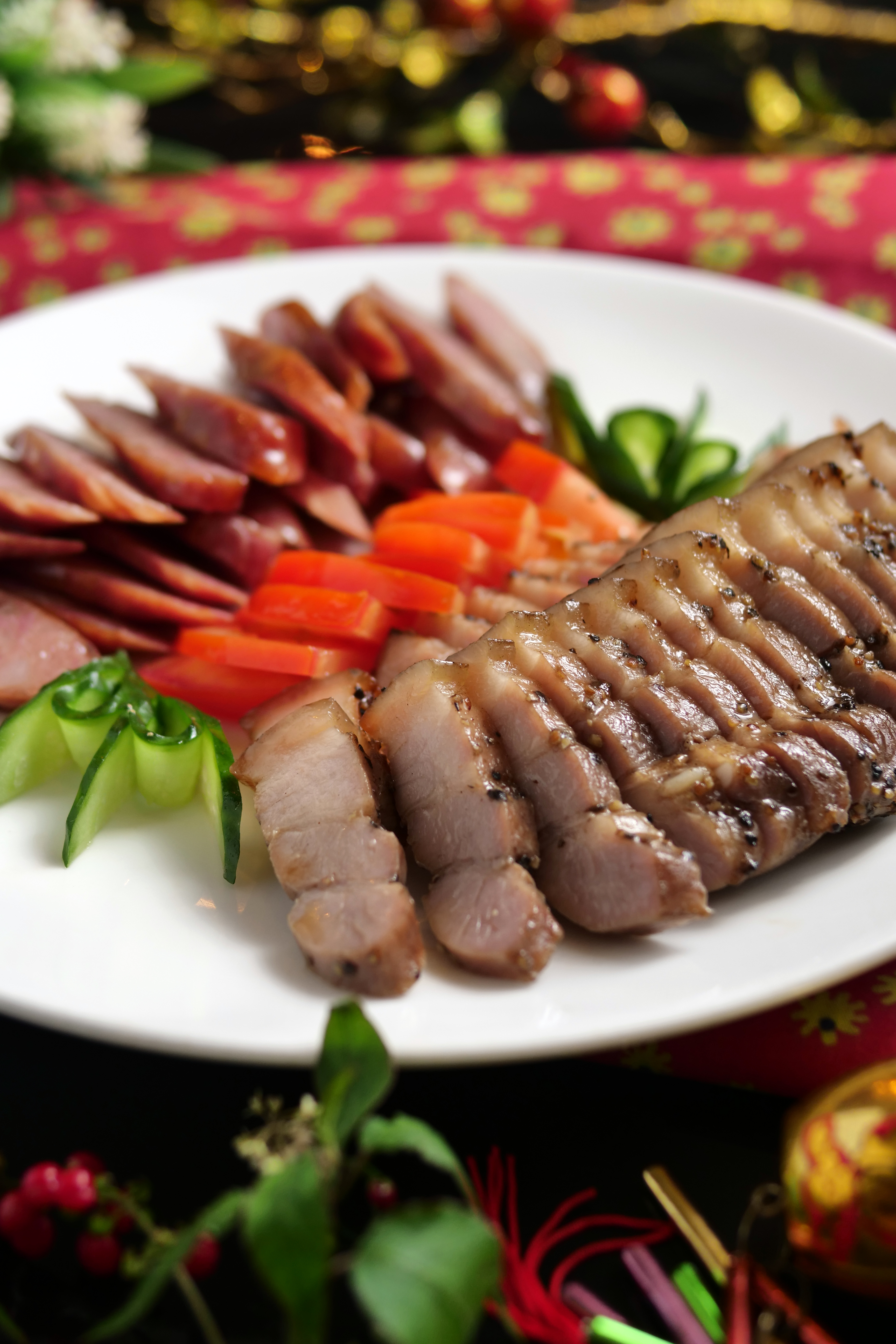 吃得到香腸和鹹豬肉的「蓮貞豚雙寶」，鹹香油潤。（499元／份）