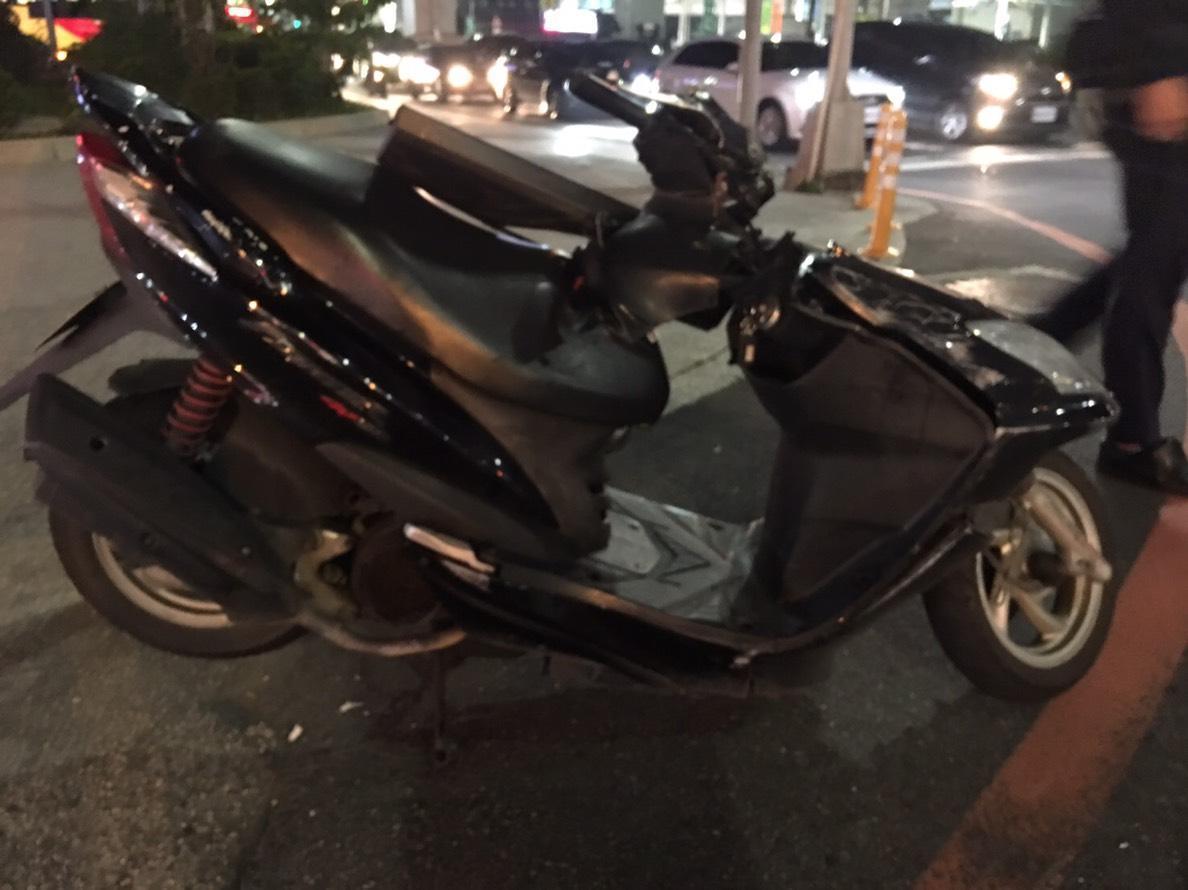 機車騎士遭休旅車輾過身亡,雙方酒測值為0。(翻攝畫面)