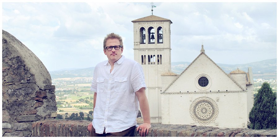 基於良心理由退役的卡斯提回美國後繼續研修神學。（網路截圖/Joshua Casteel Foundation）