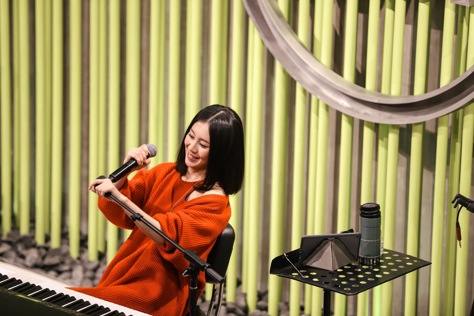 白安在上海活動中，唱了7首歌曲。（相信音樂提供）