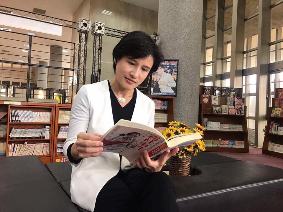 原本辭意甚堅的文化部長鄭麗君,經準行政院長蘇貞昌三度懇談後,終於點頭留任。(取自鄭麗君臉書)