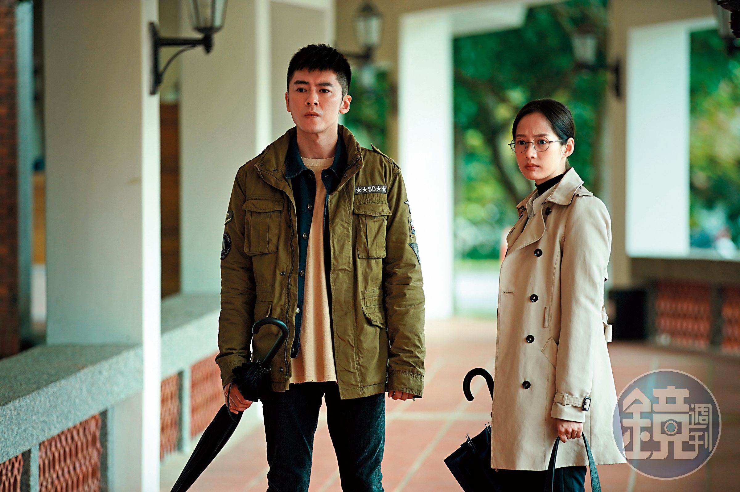 《靈異街11號》每集製作預算高達300萬元以上，並找來李國毅（左）、簡嫚書擔綱主演。（巧克科技新媒體提供）