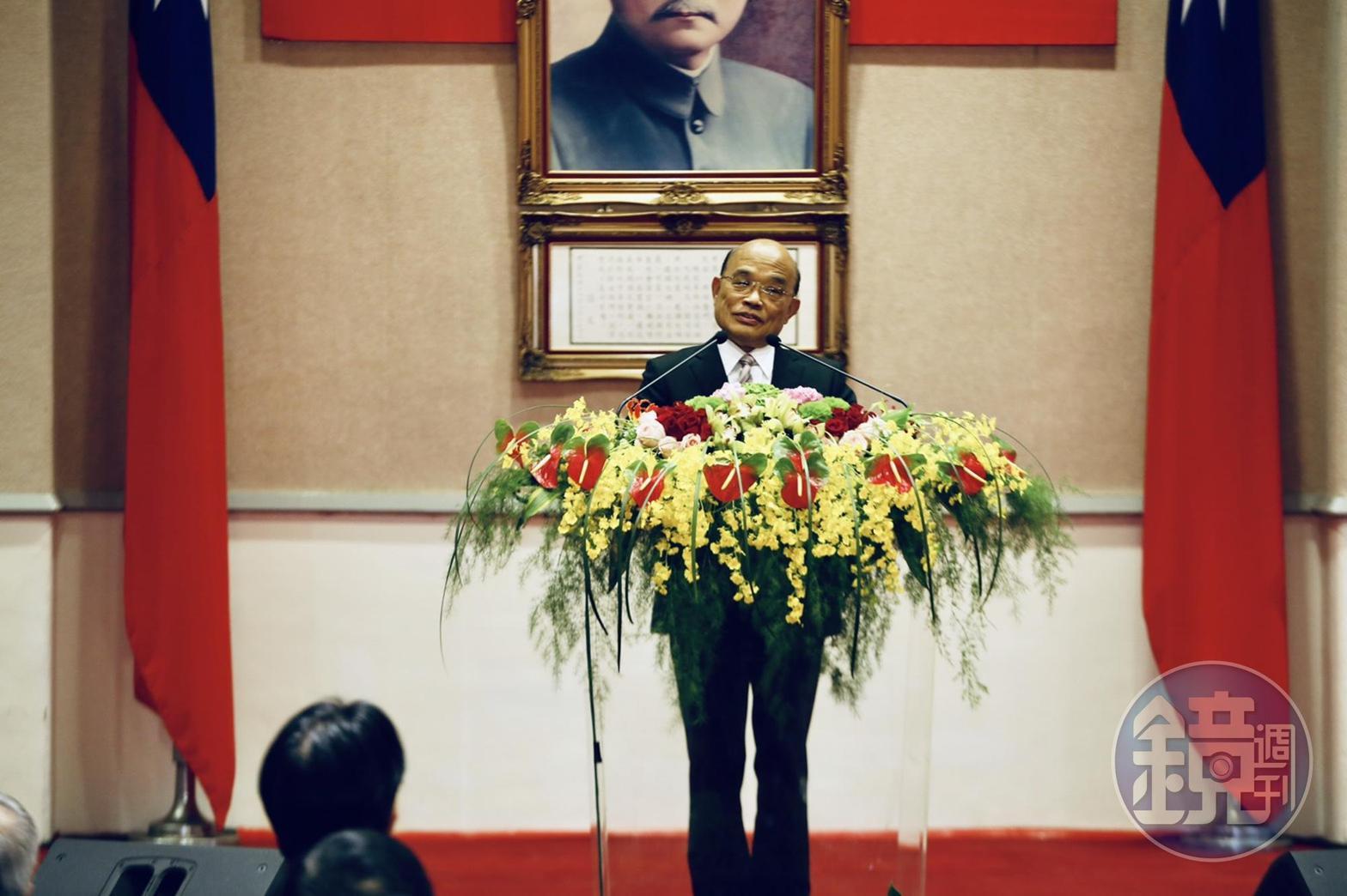 新任行政院長蘇貞昌今（14日）上任，致詞時表示要捲袖子、撩落去，開始衝了。