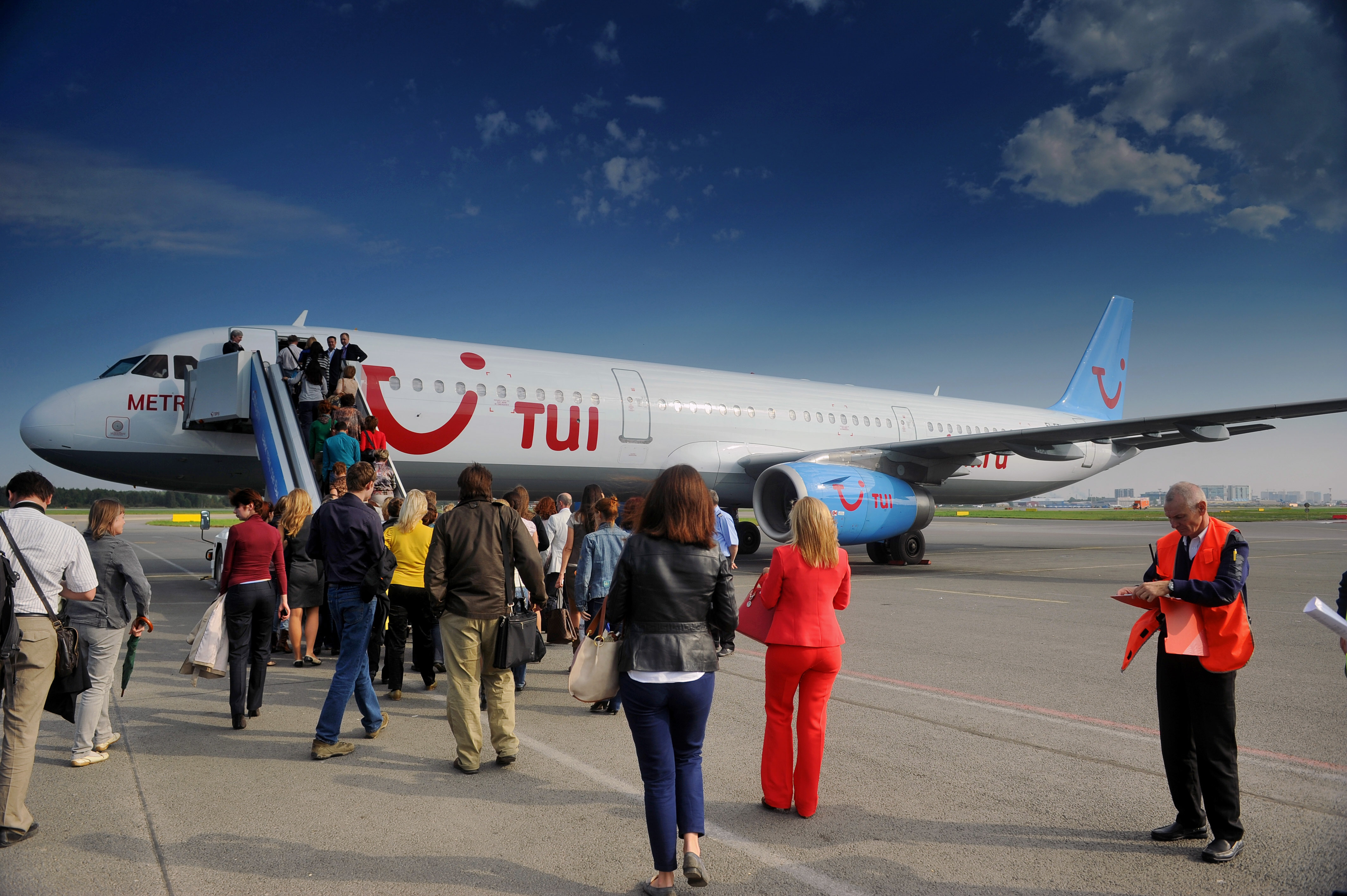 英國一家人搭乘途易航空時，竟發生沒位置可坐的離譜事件。圖為示意圖。（東方IC）