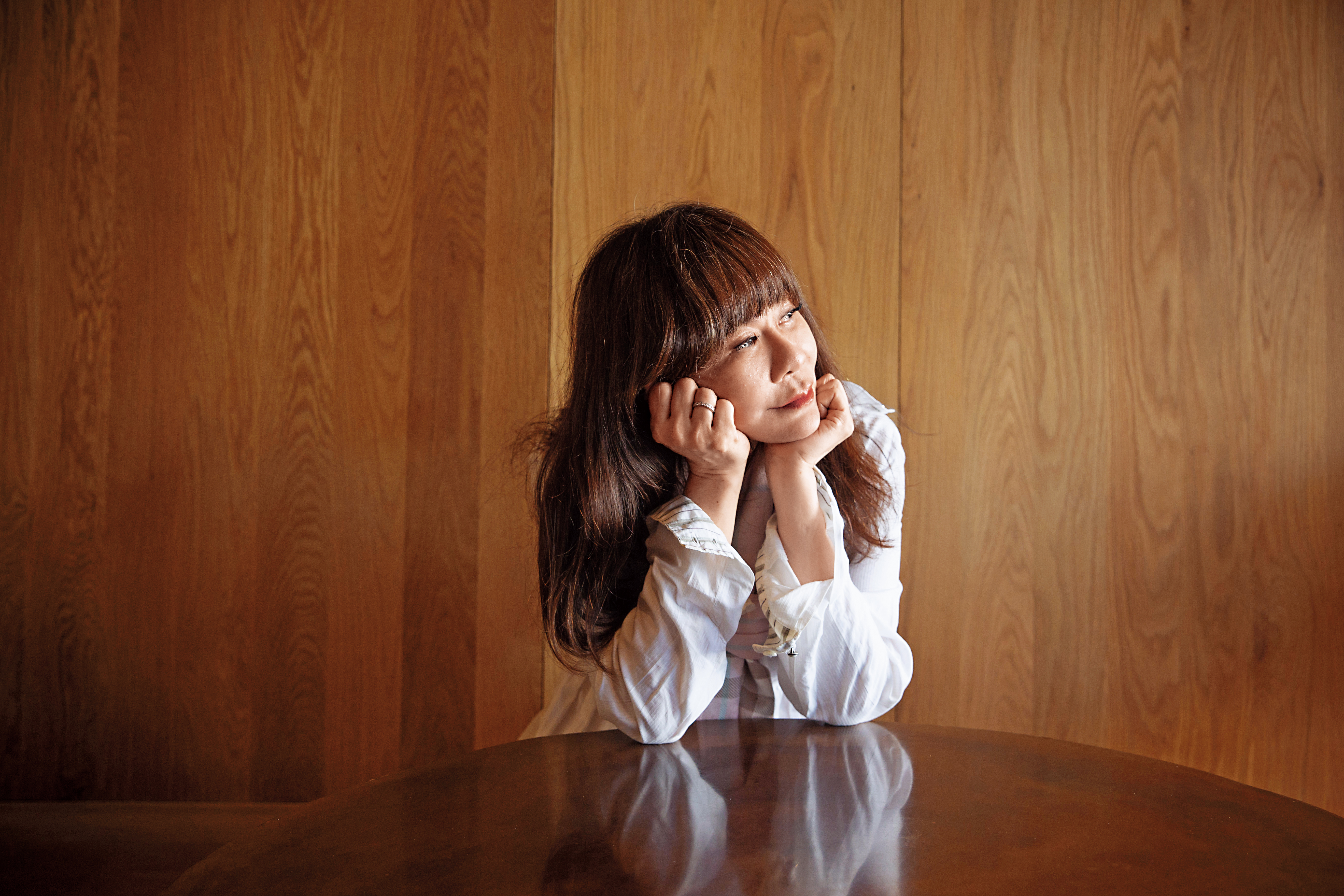 陳玉慧的憂鬱與恐慌、感受不到愛， 都是來自原生家庭的影響， 創作是她心中最安穩的家， 也是她的依靠。