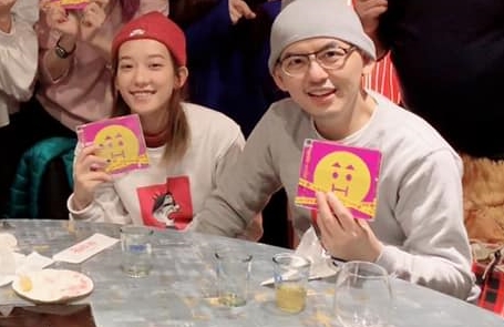 黃子佼去年4月和孟耿如求婚，婚期預計在2020年。（翻攝自黃子佼臉書）