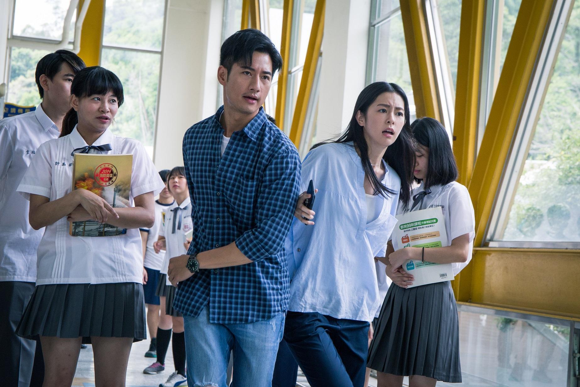 周孝安與任容萱主演的《玩命貼圖》,上映3天創下全台200萬票房紀錄。(星泰提供)