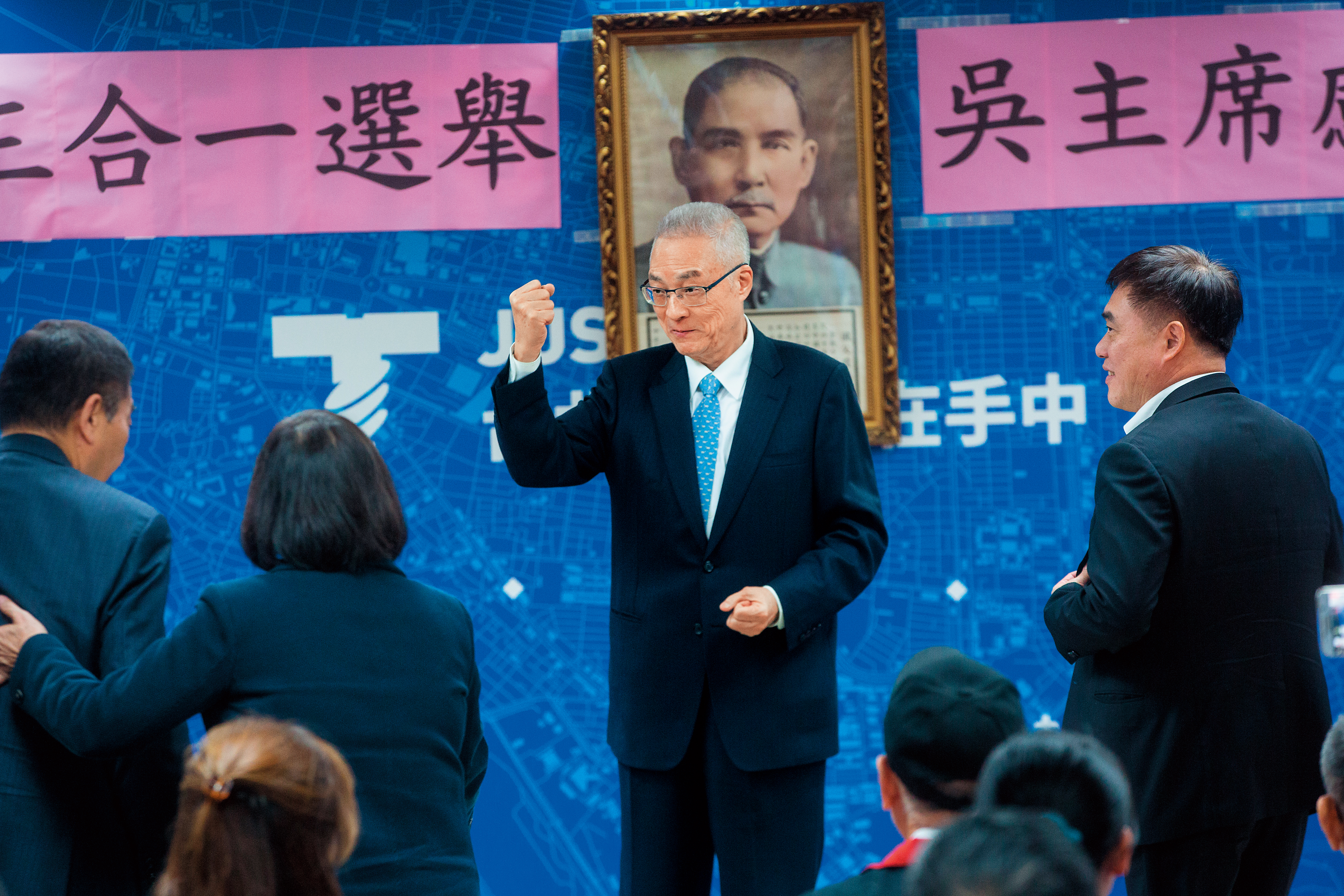 國民黨主席吳敦義去年12月底展開主席感恩茶會巡迴22縣市，為參選總統暖身。